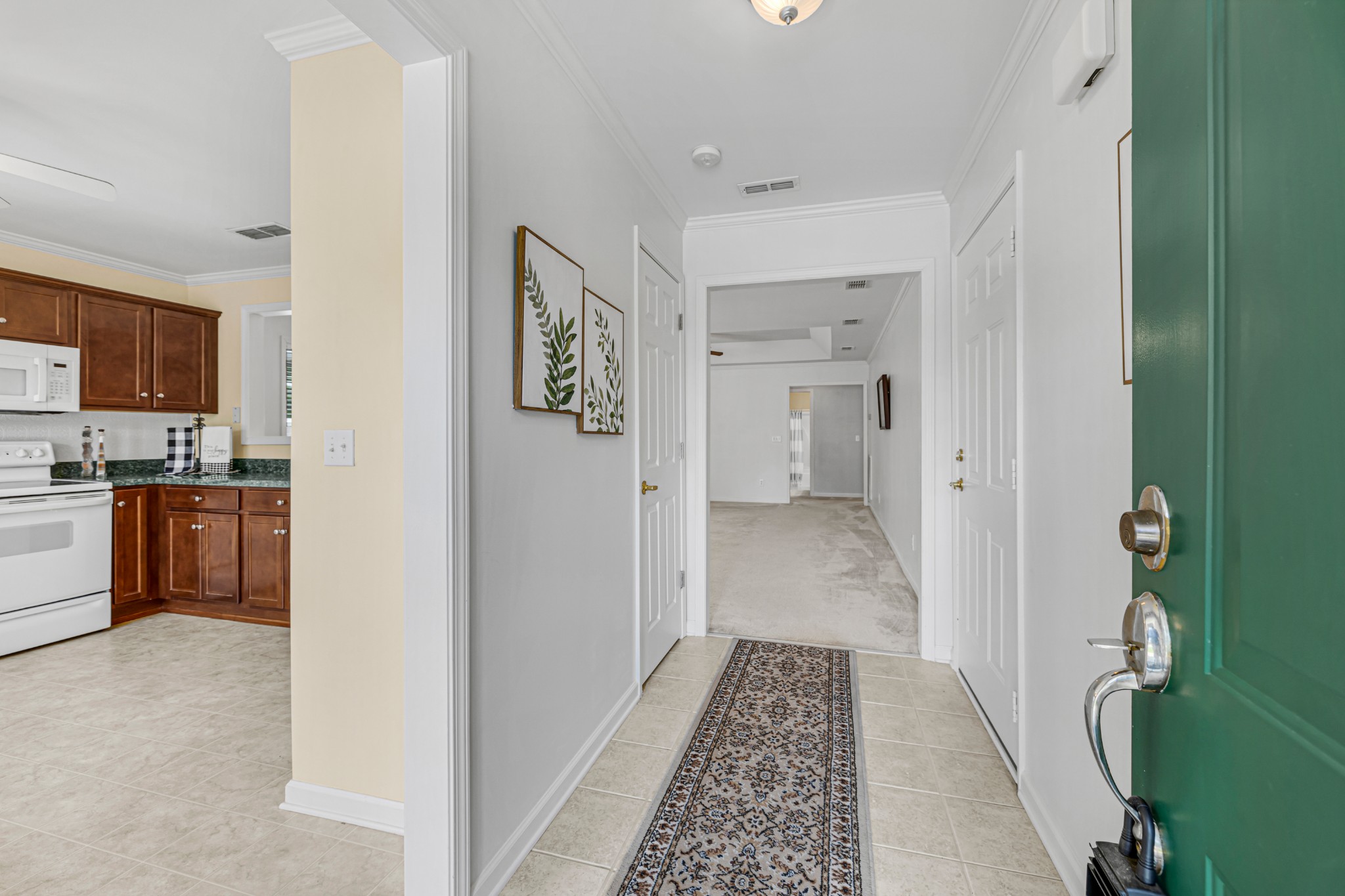 528 Village Green Cir
