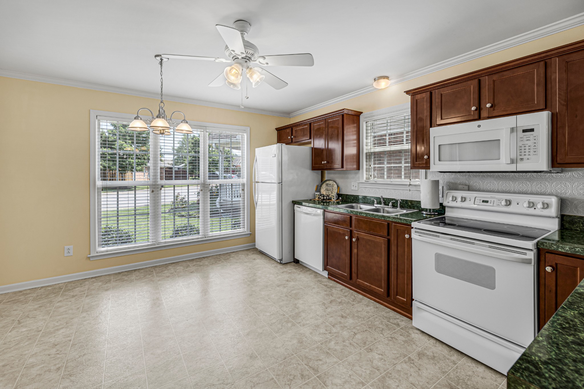 528 Village Green Cir