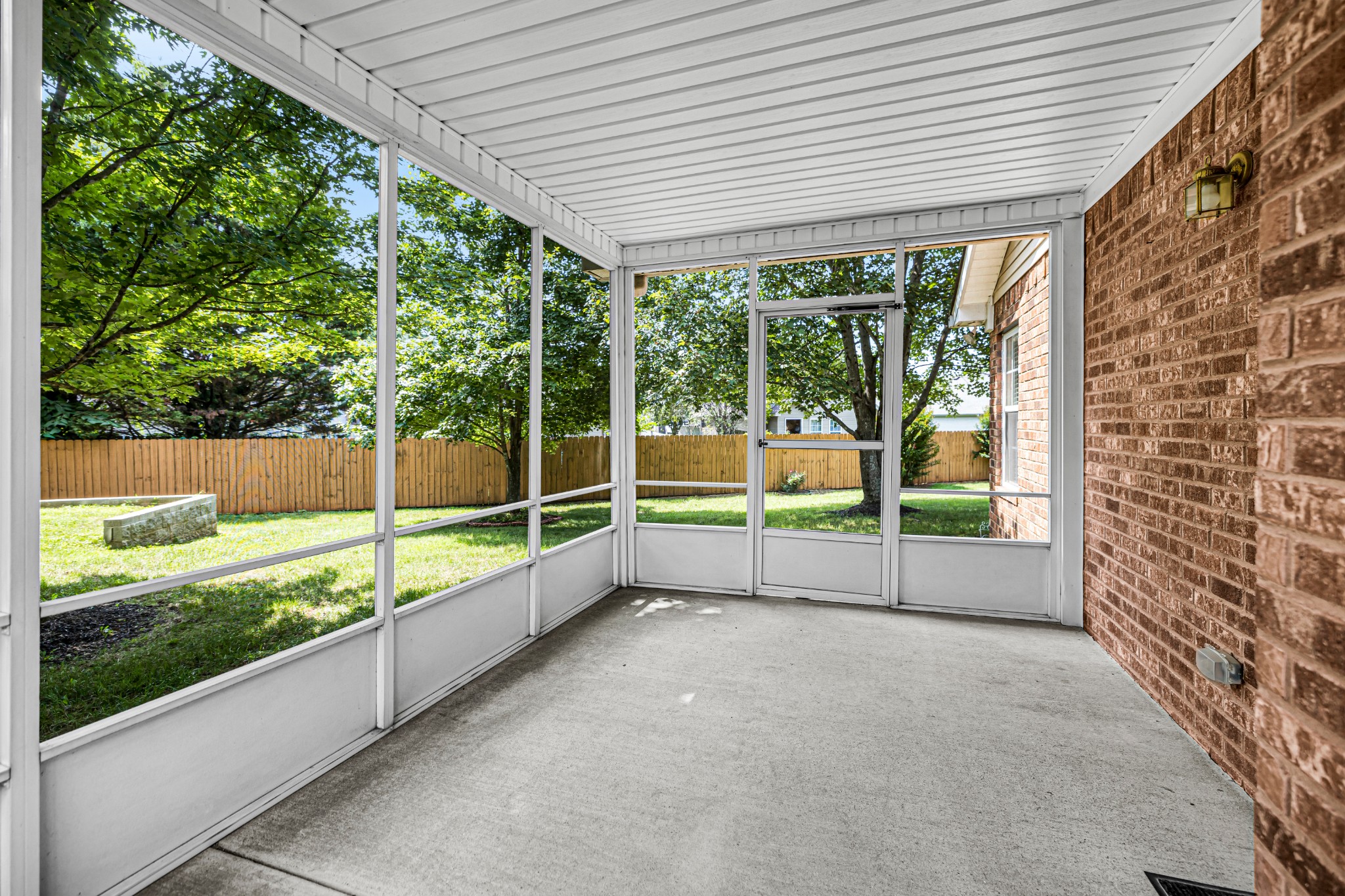 528 Village Green Cir