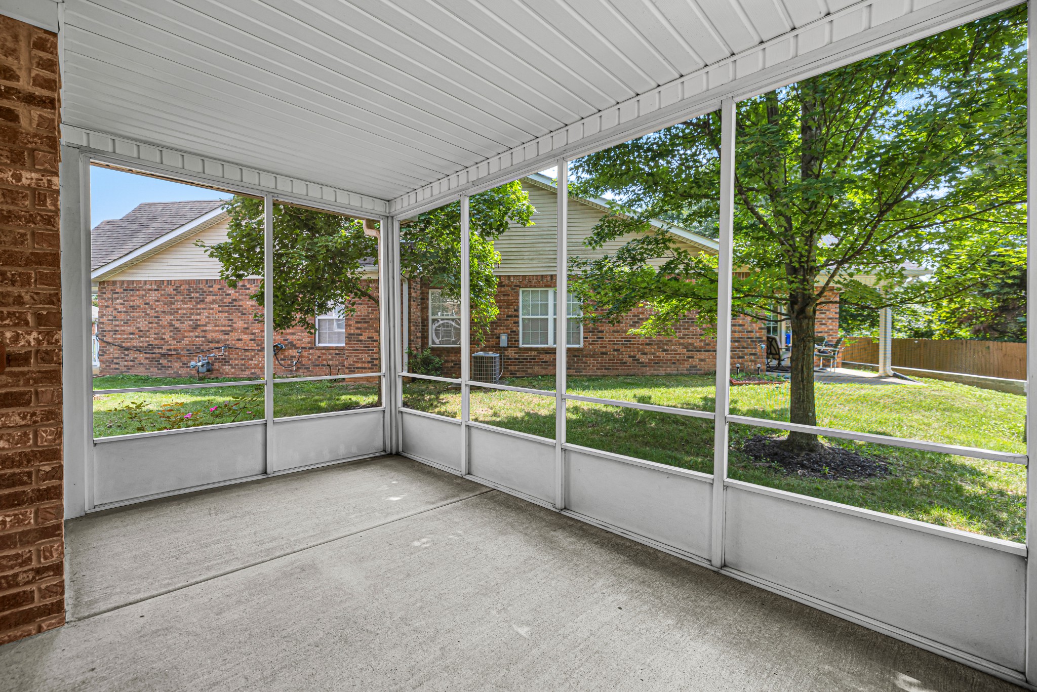 528 Village Green Cir