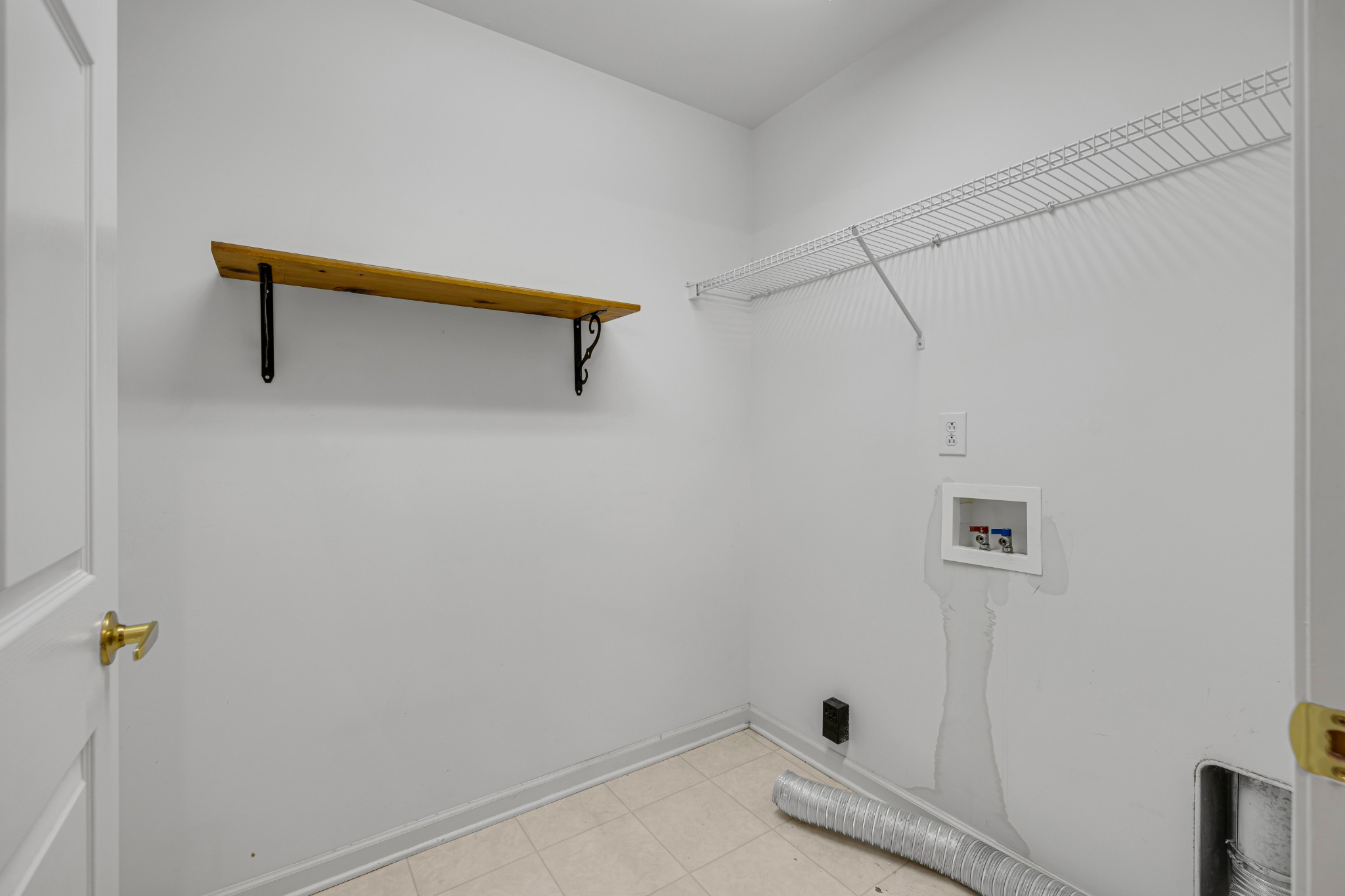528 Village Green Cir