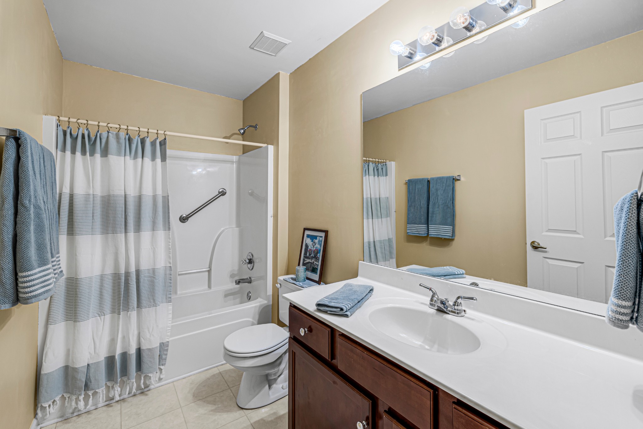 528 Village Green Cir