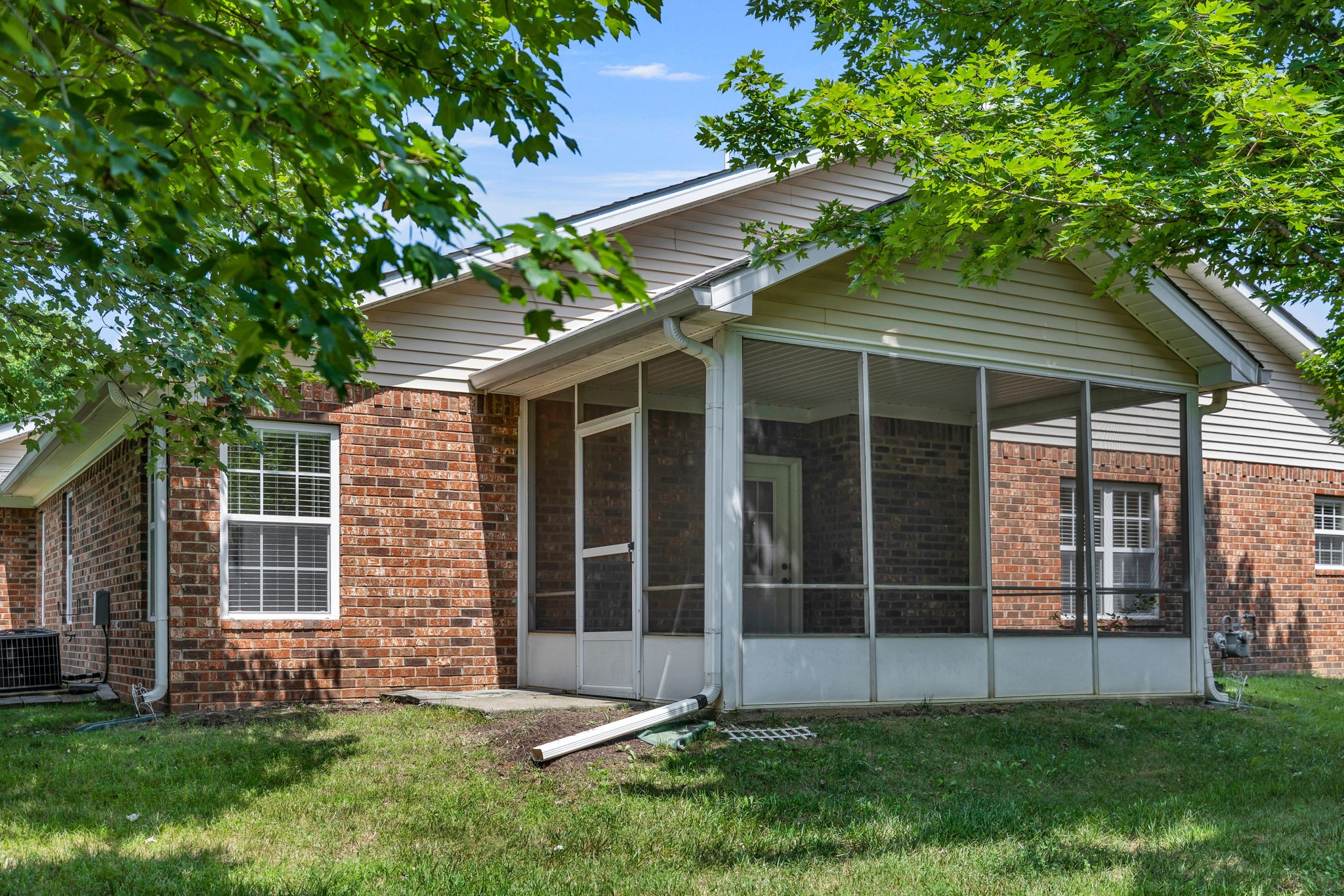 528 Village Green Cir