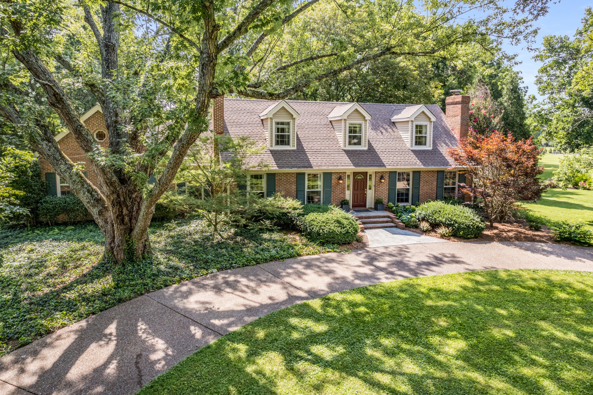 307 River Oaks Rd