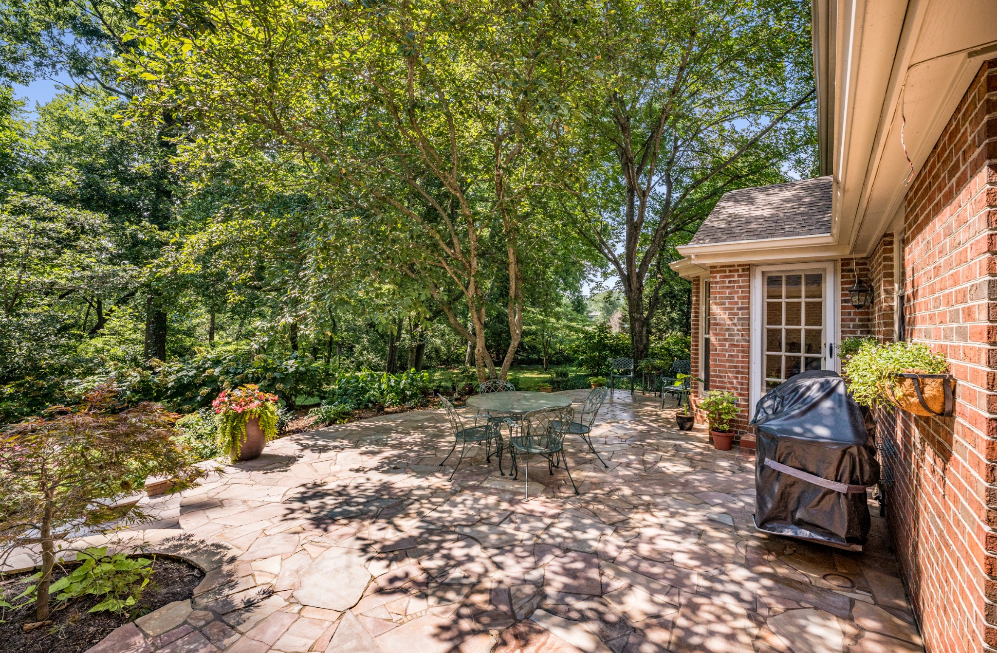 307 River Oaks Rd