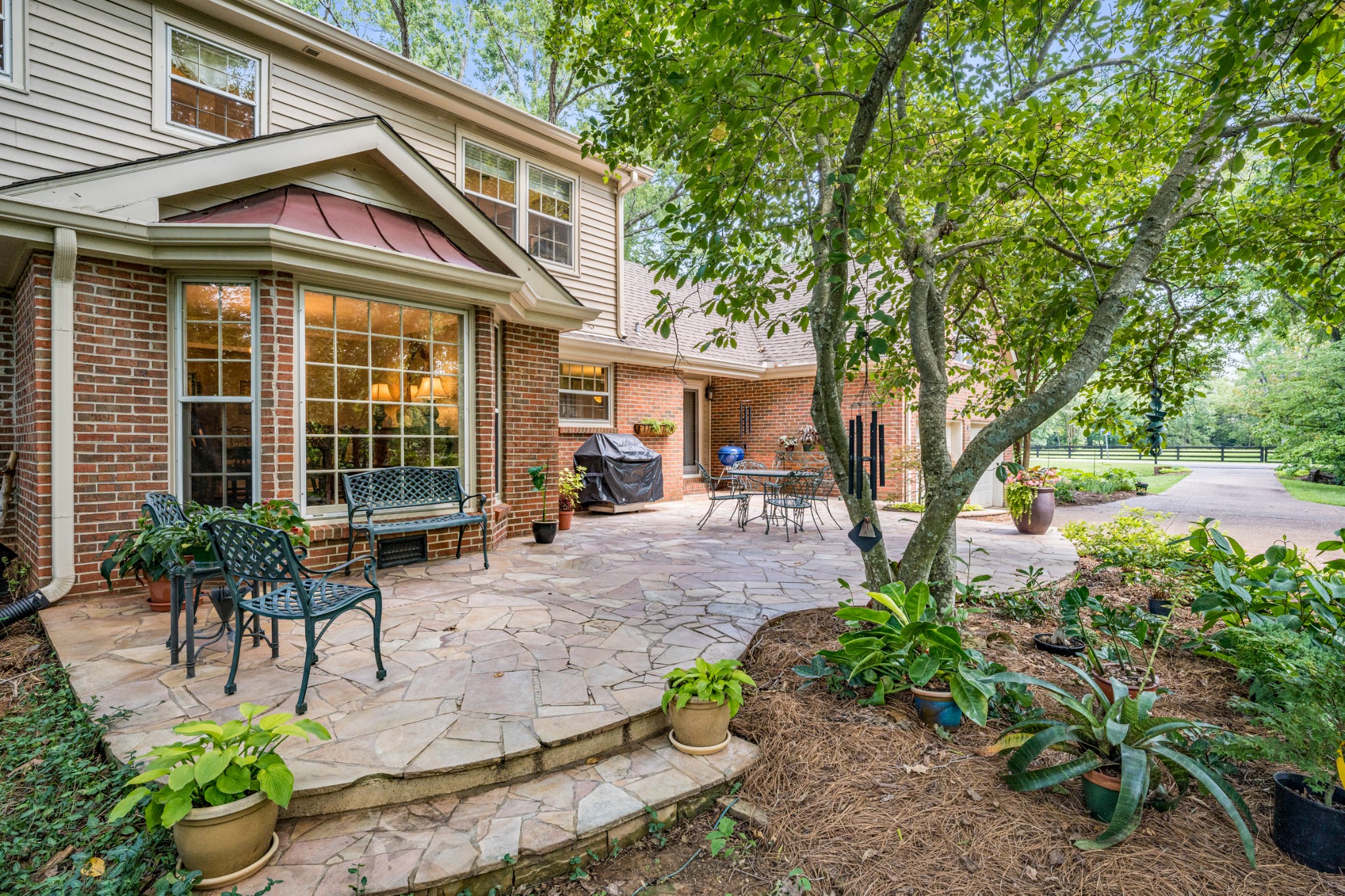 307 River Oaks Rd