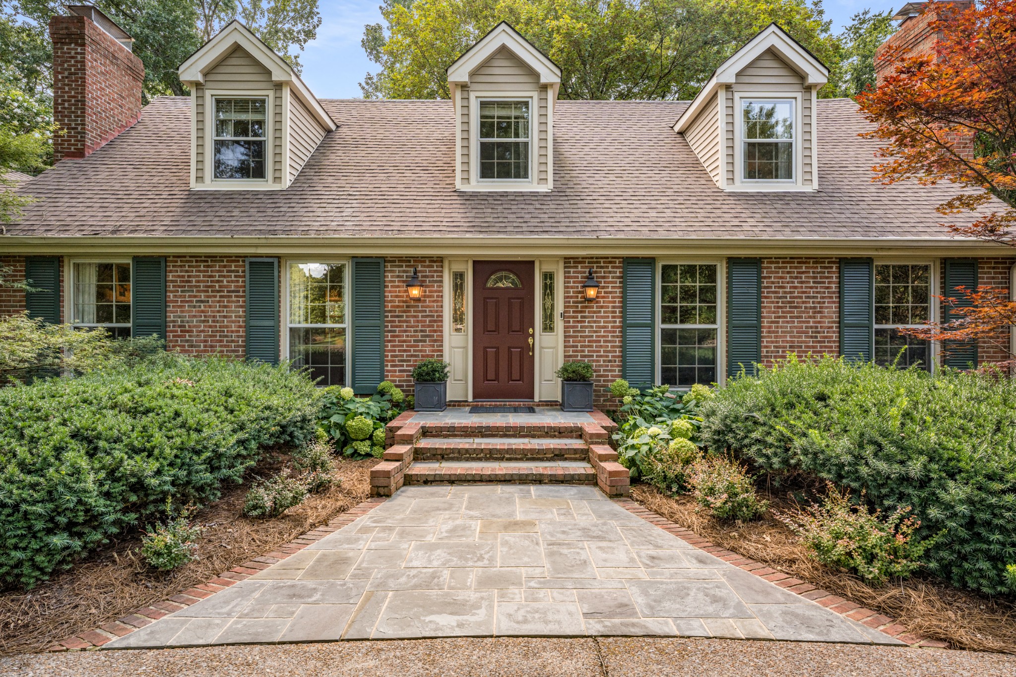 307 River Oaks Rd