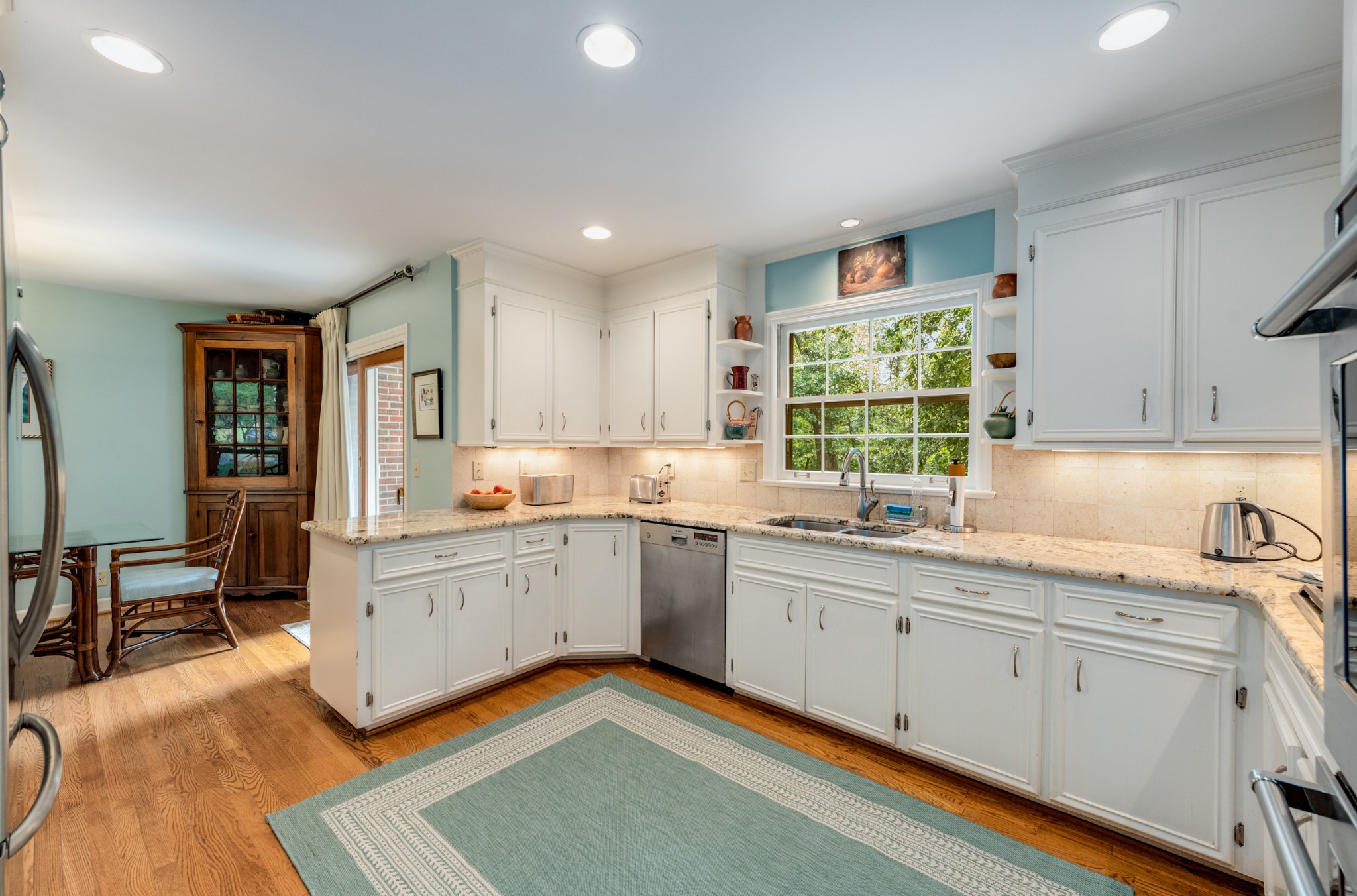 307 River Oaks Rd