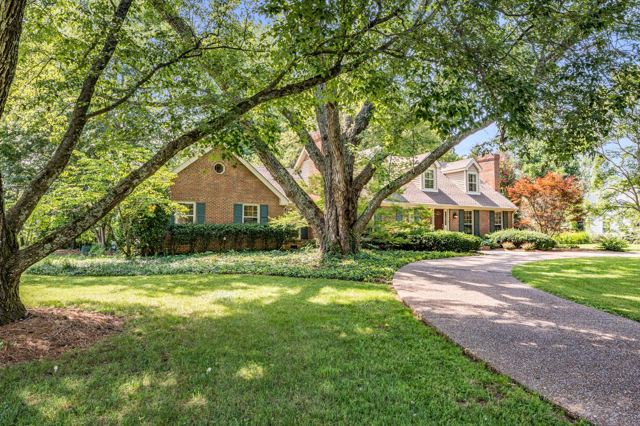 307 River Oaks Rd