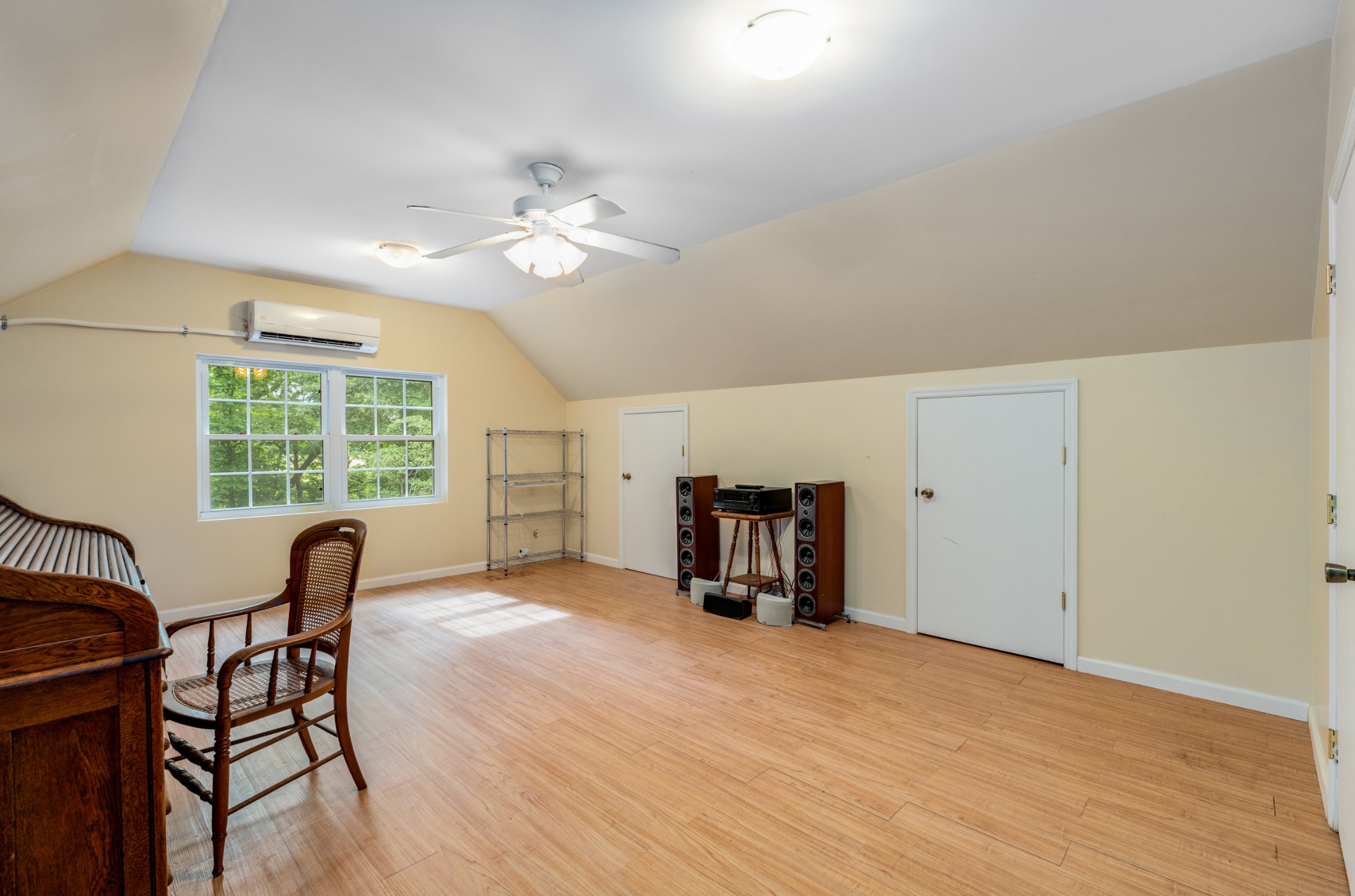307 River Oaks Rd
