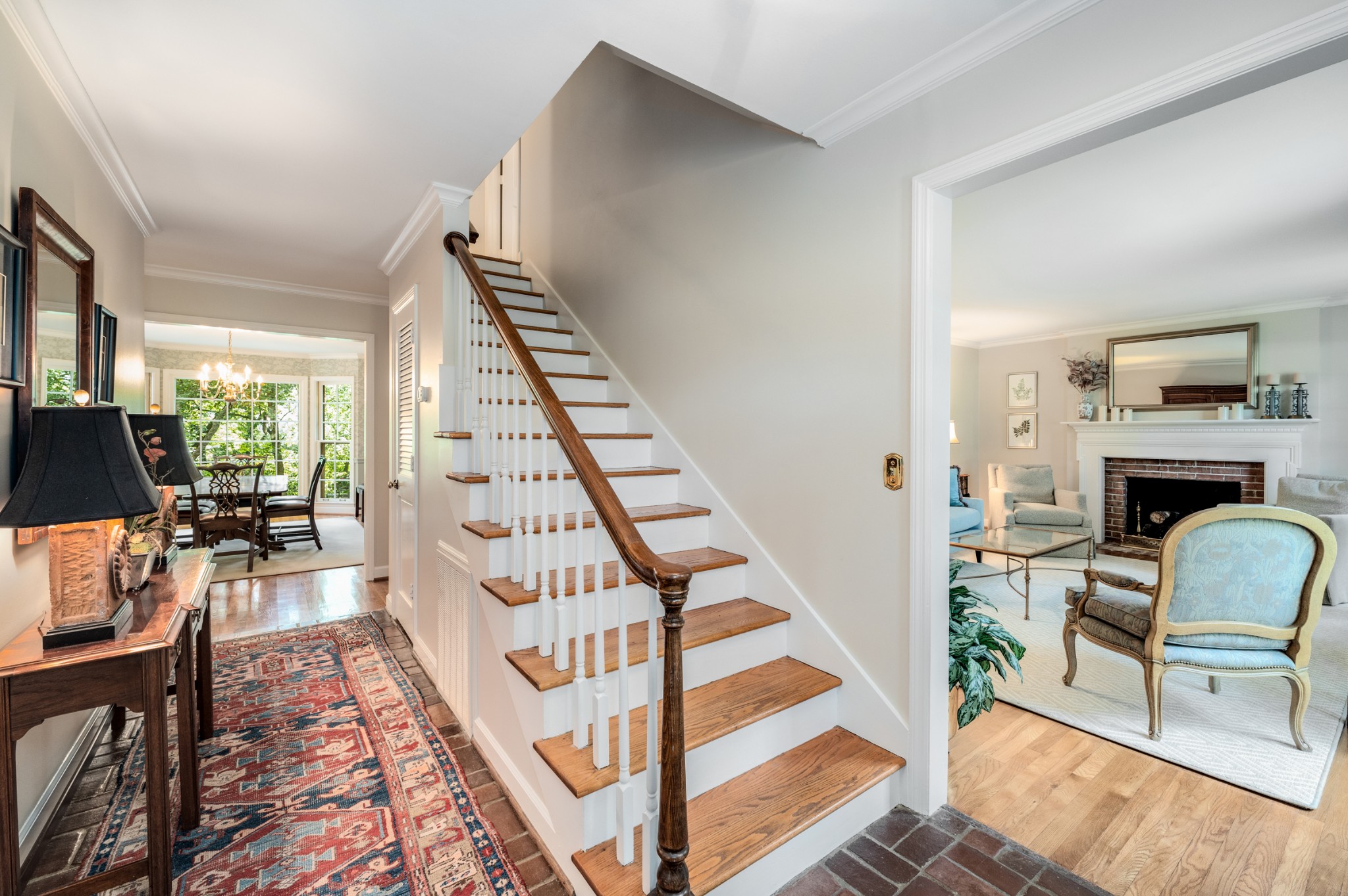 307 River Oaks Rd