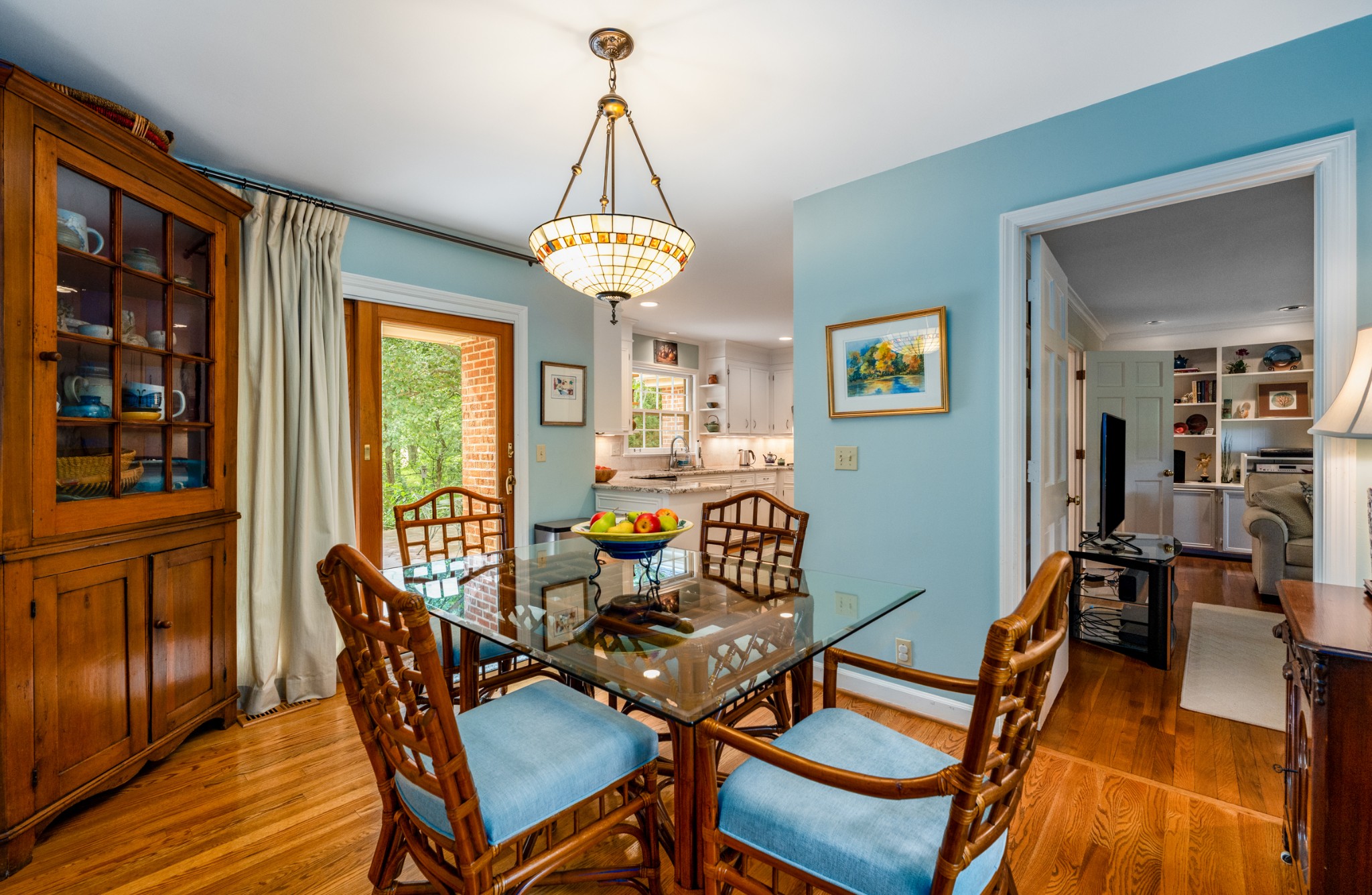 307 River Oaks Rd