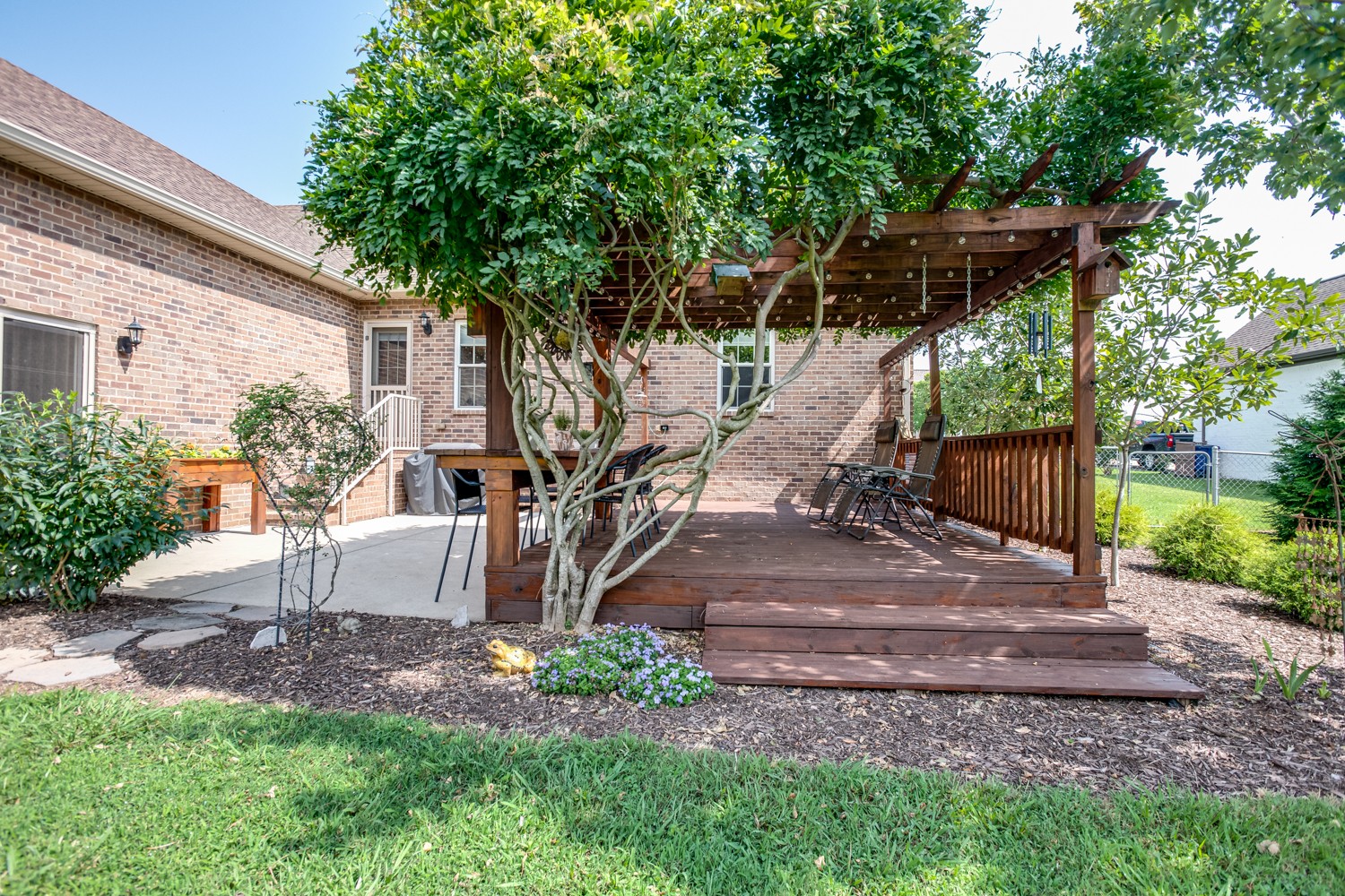 214 Sunnyside Dr