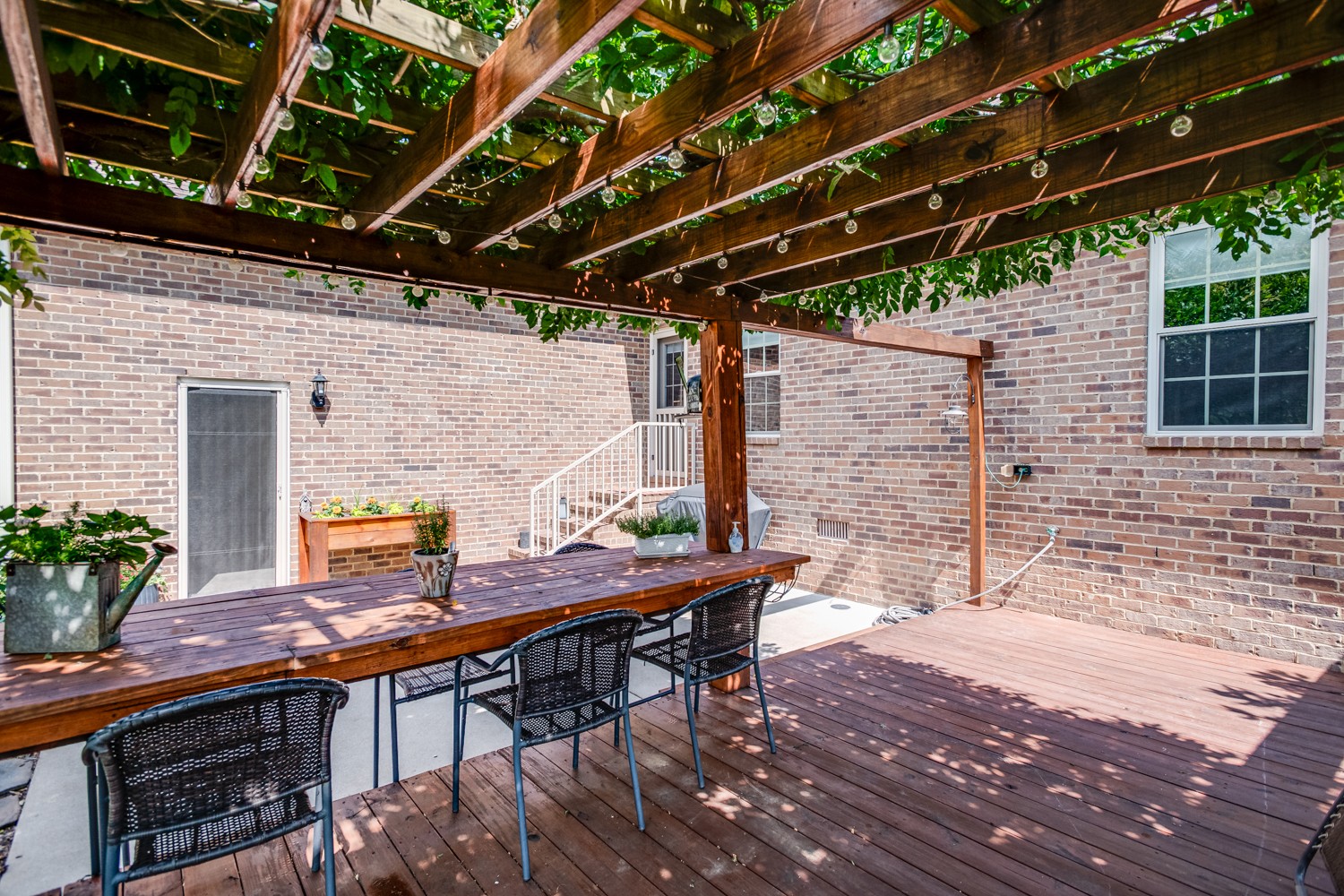 214 Sunnyside Dr