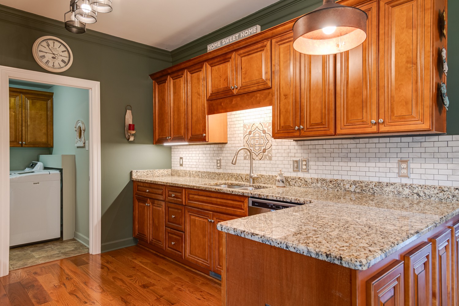 214 Sunnyside Dr