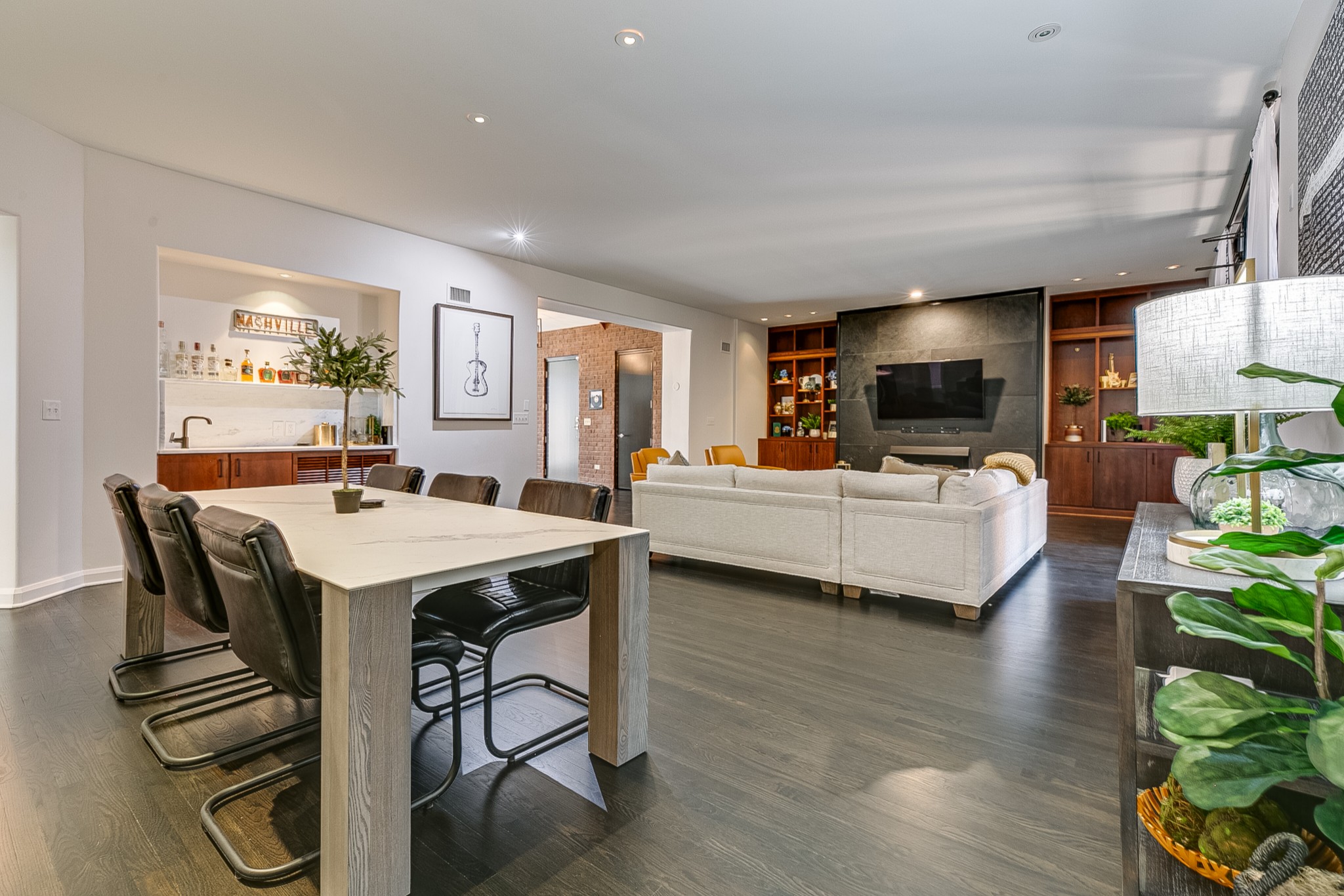 3629 West End Ave Unit: 102