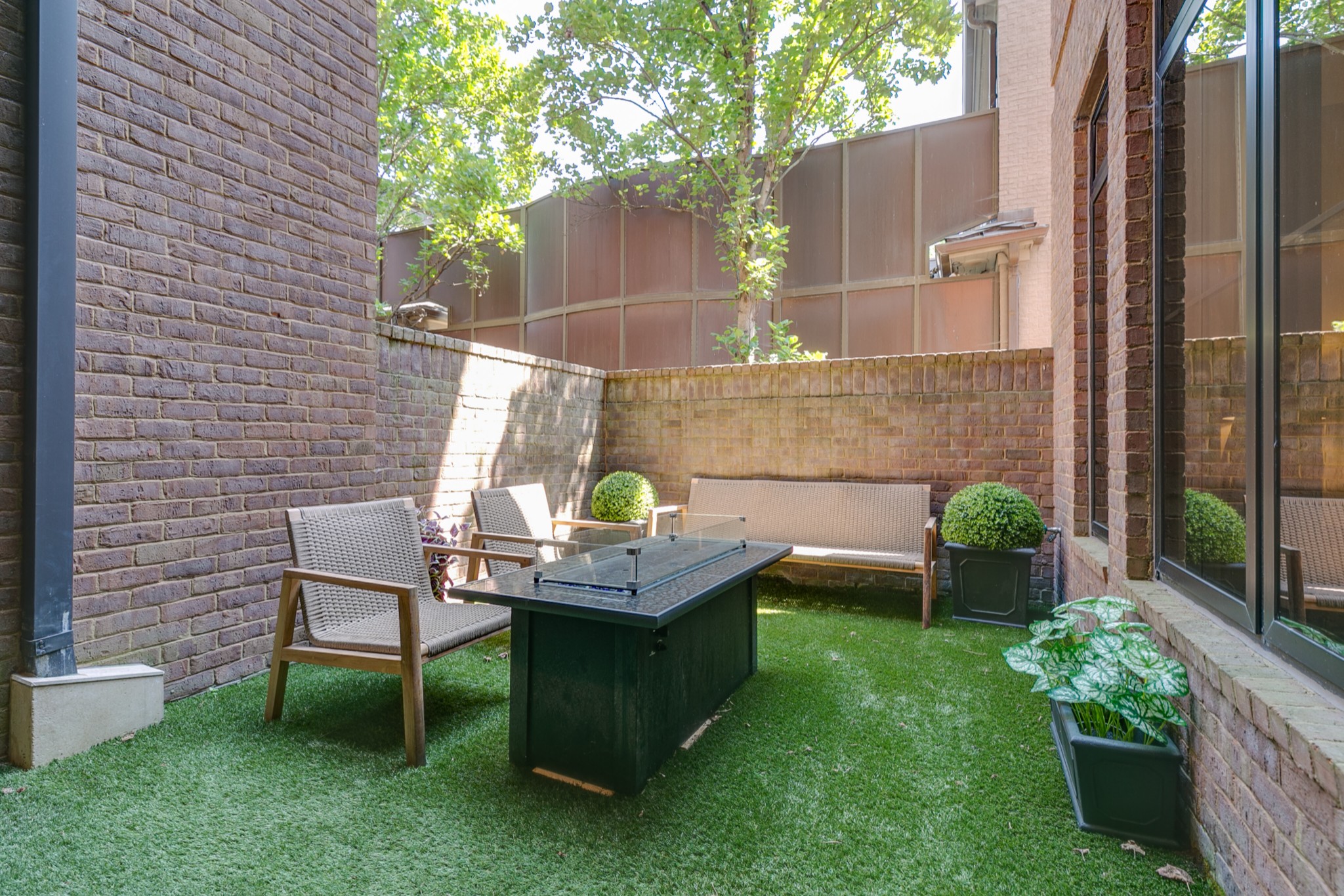 3629 West End Ave Unit: 102