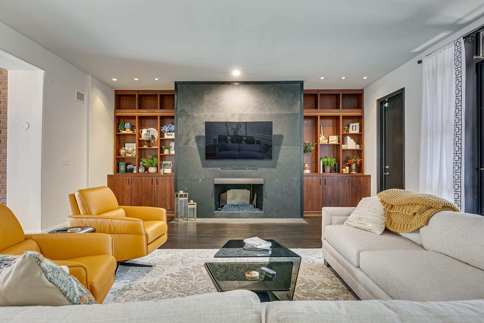 3629 West End Ave Unit: 102