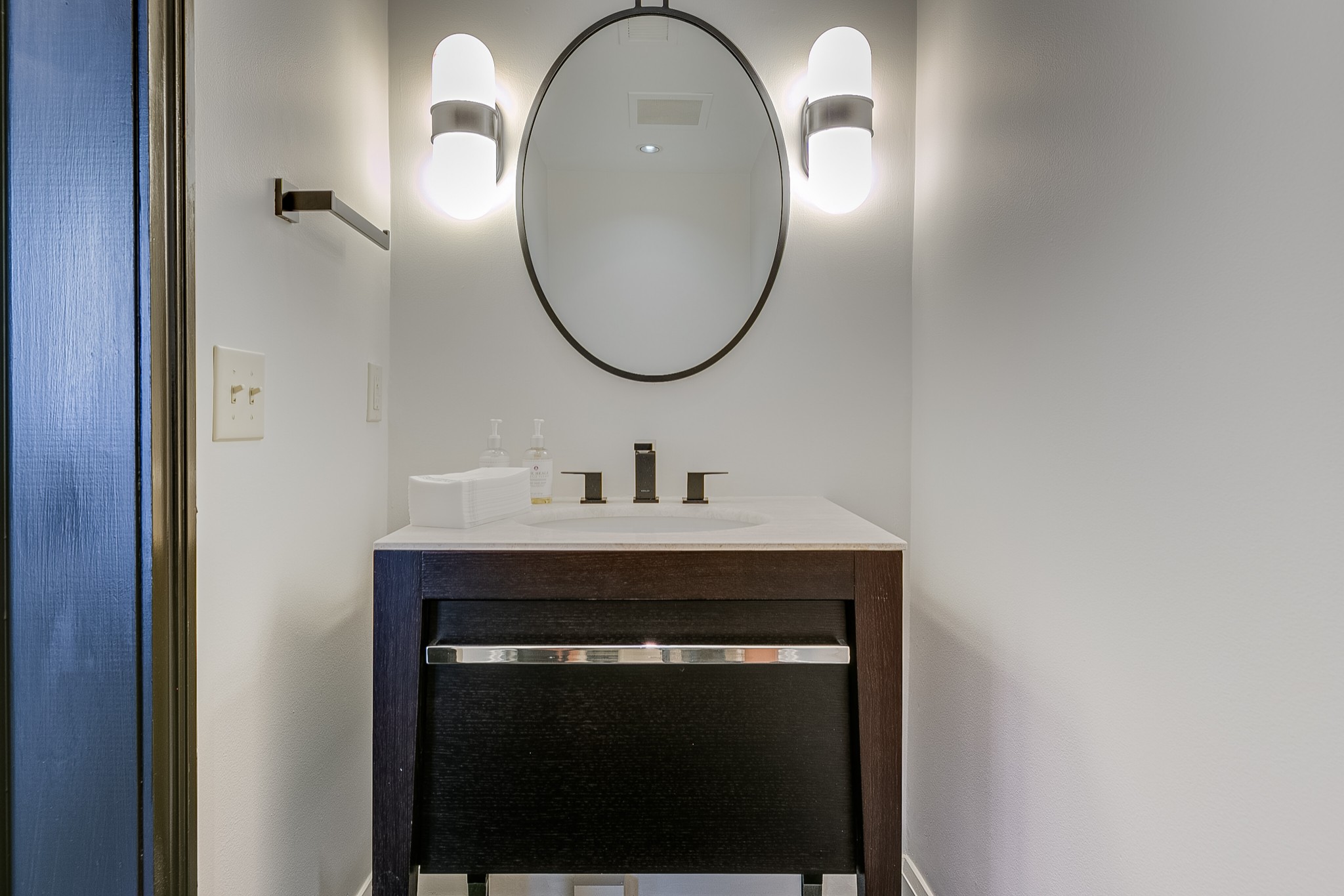 3629 West End Ave Unit: 102