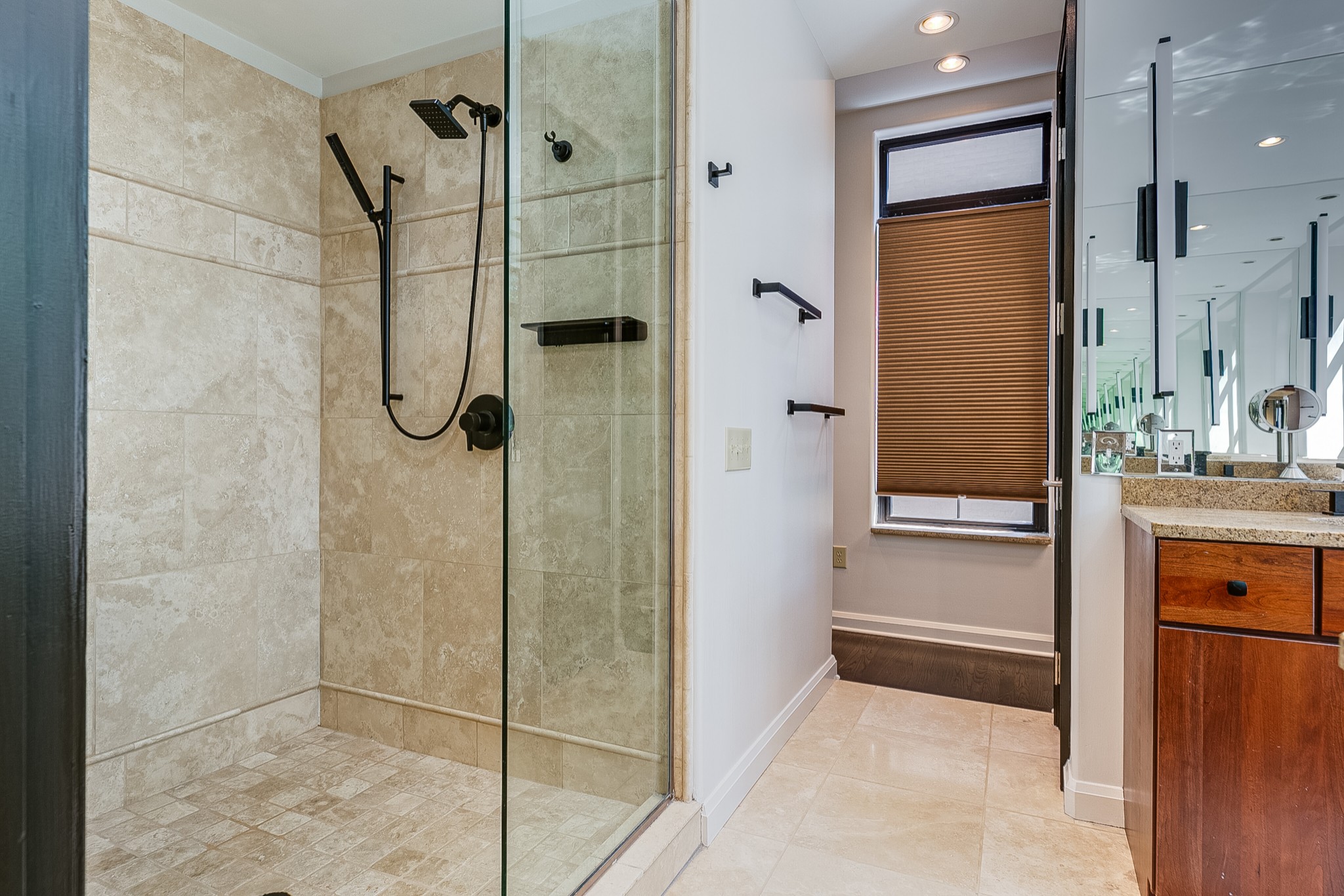 3629 West End Ave Unit: 102
