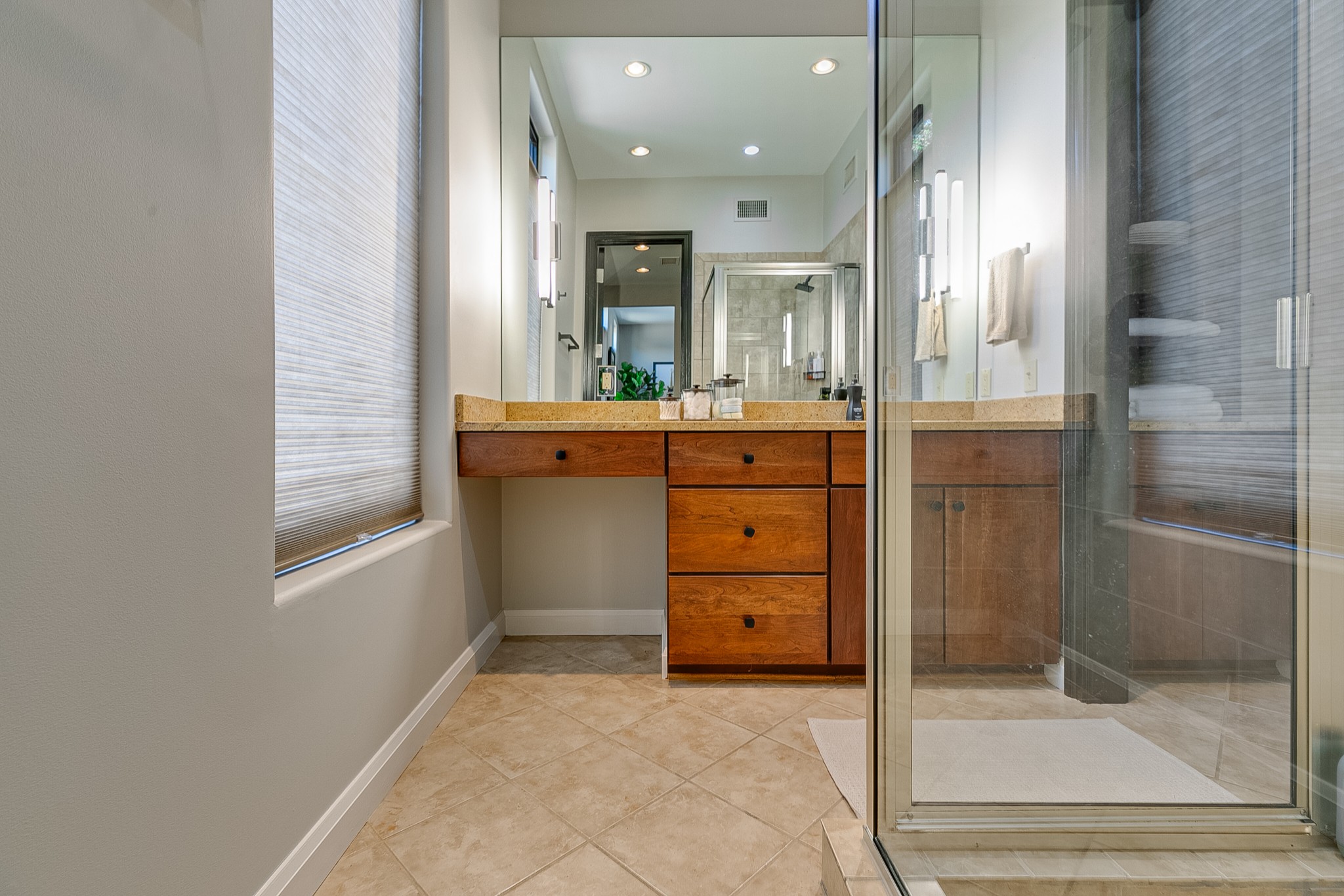 3629 West End Ave Unit: 102
