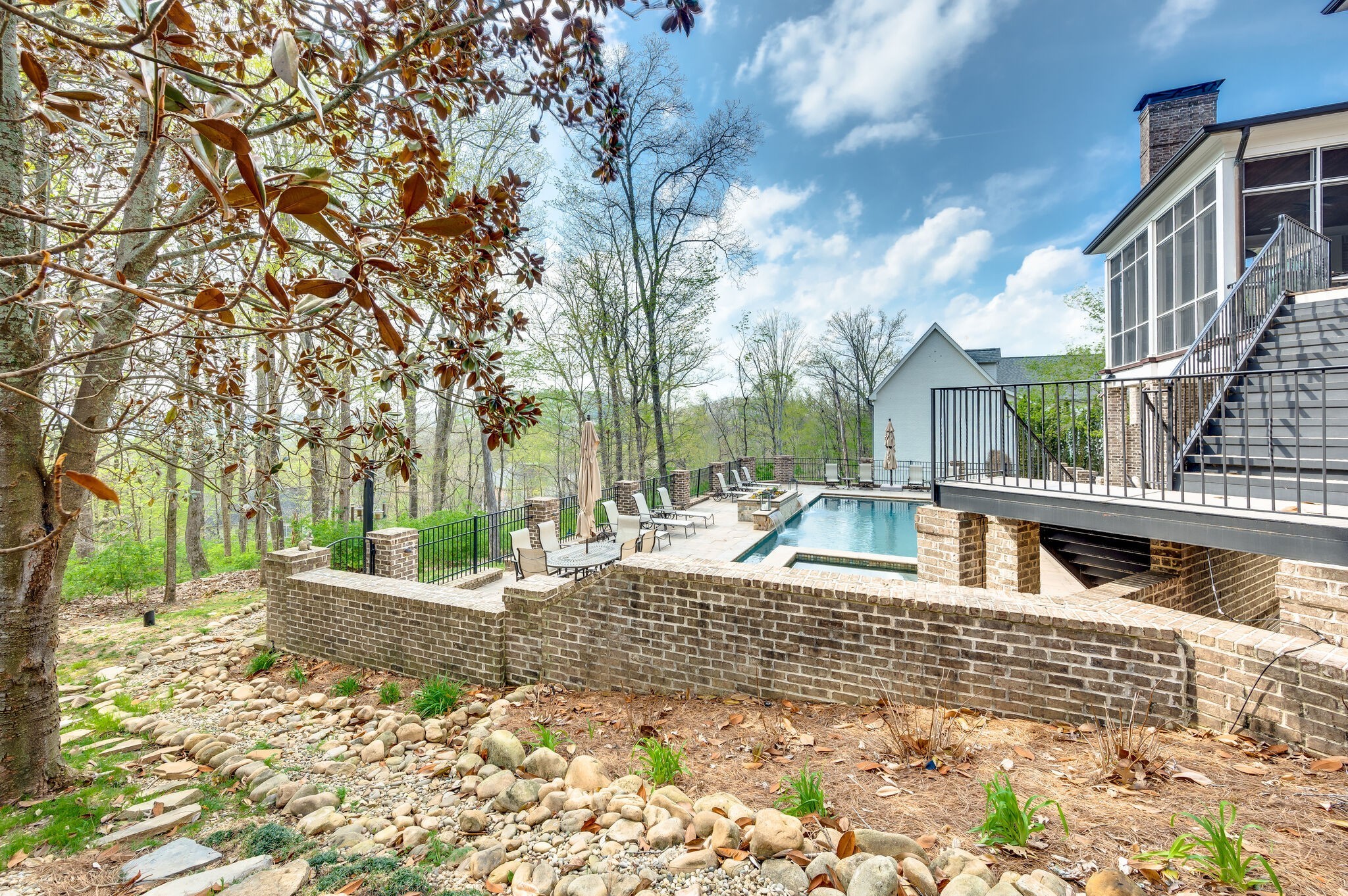5517 Iron Gate Dr