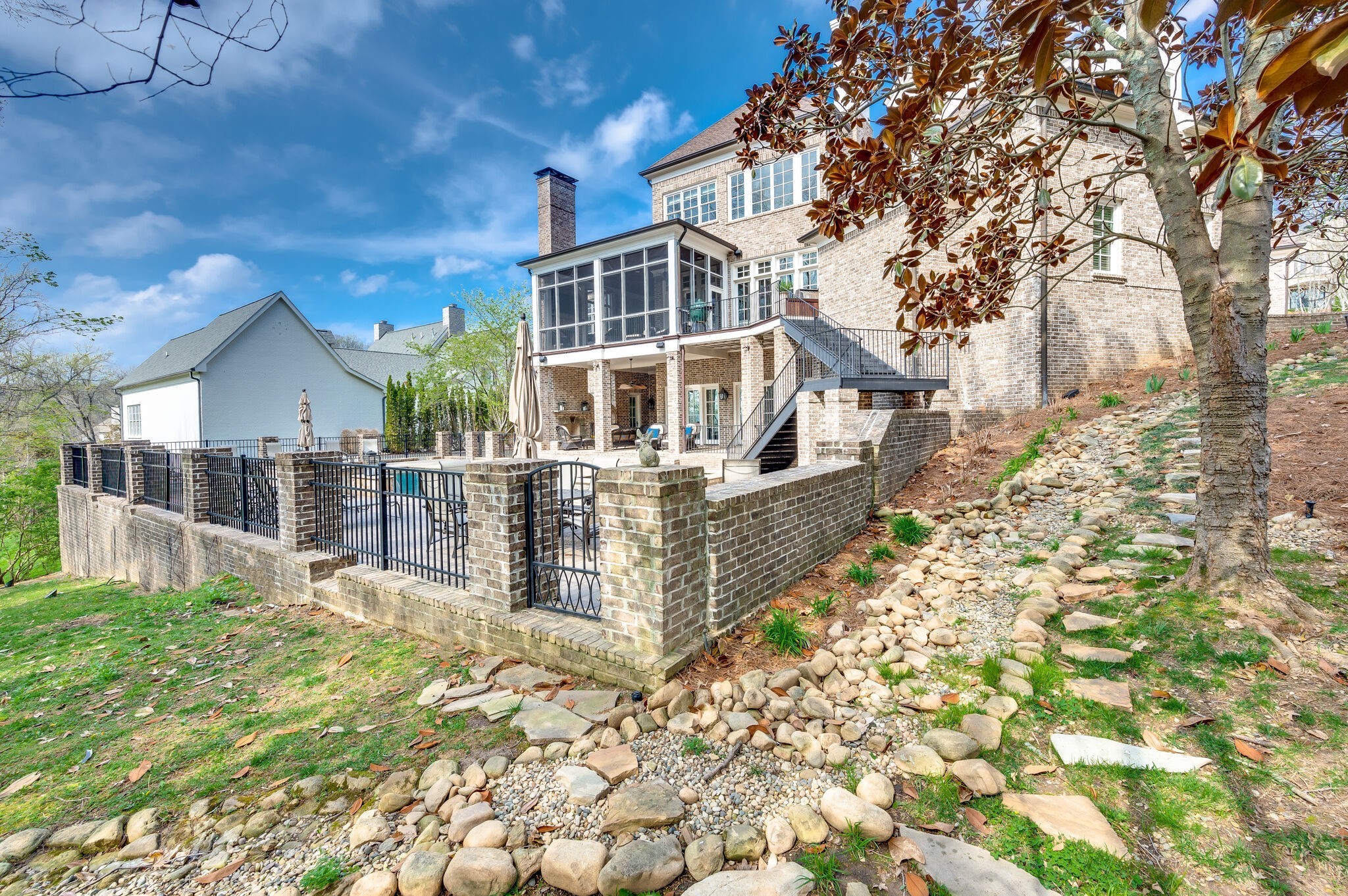 5517 Iron Gate Dr