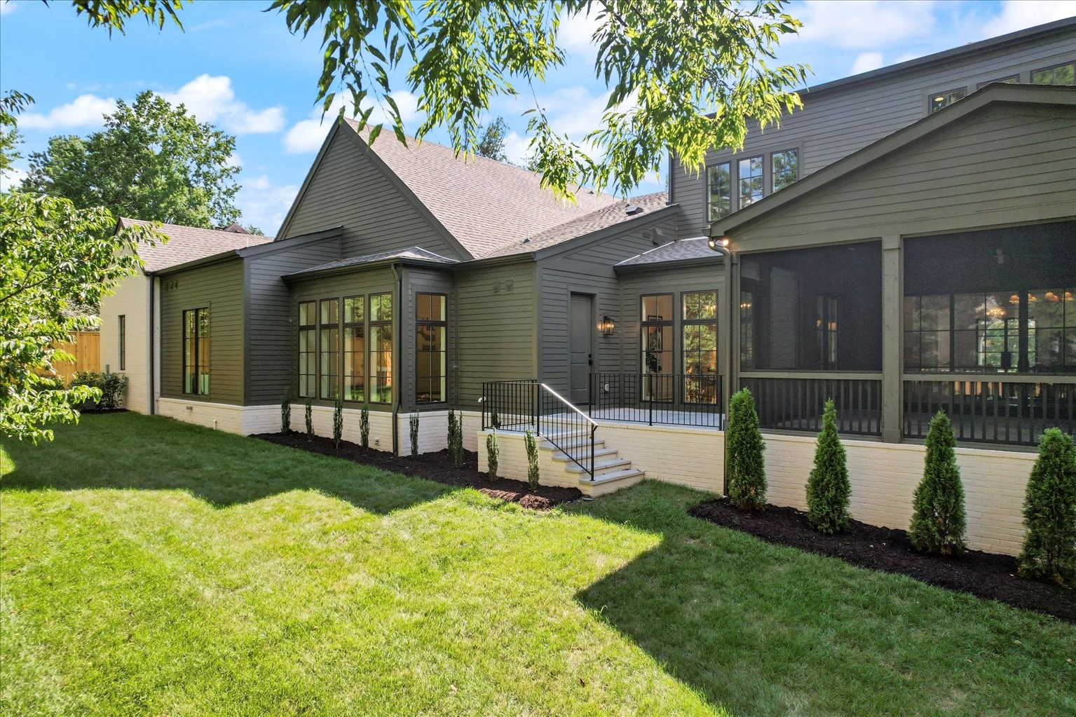 4020 Skyline Dr