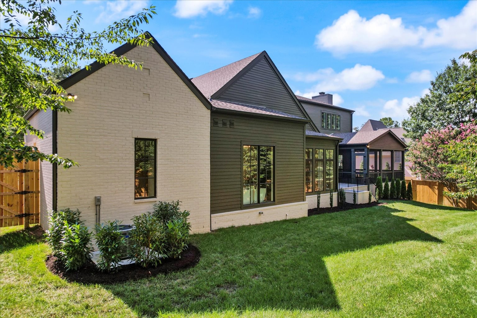 4020 Skyline Dr