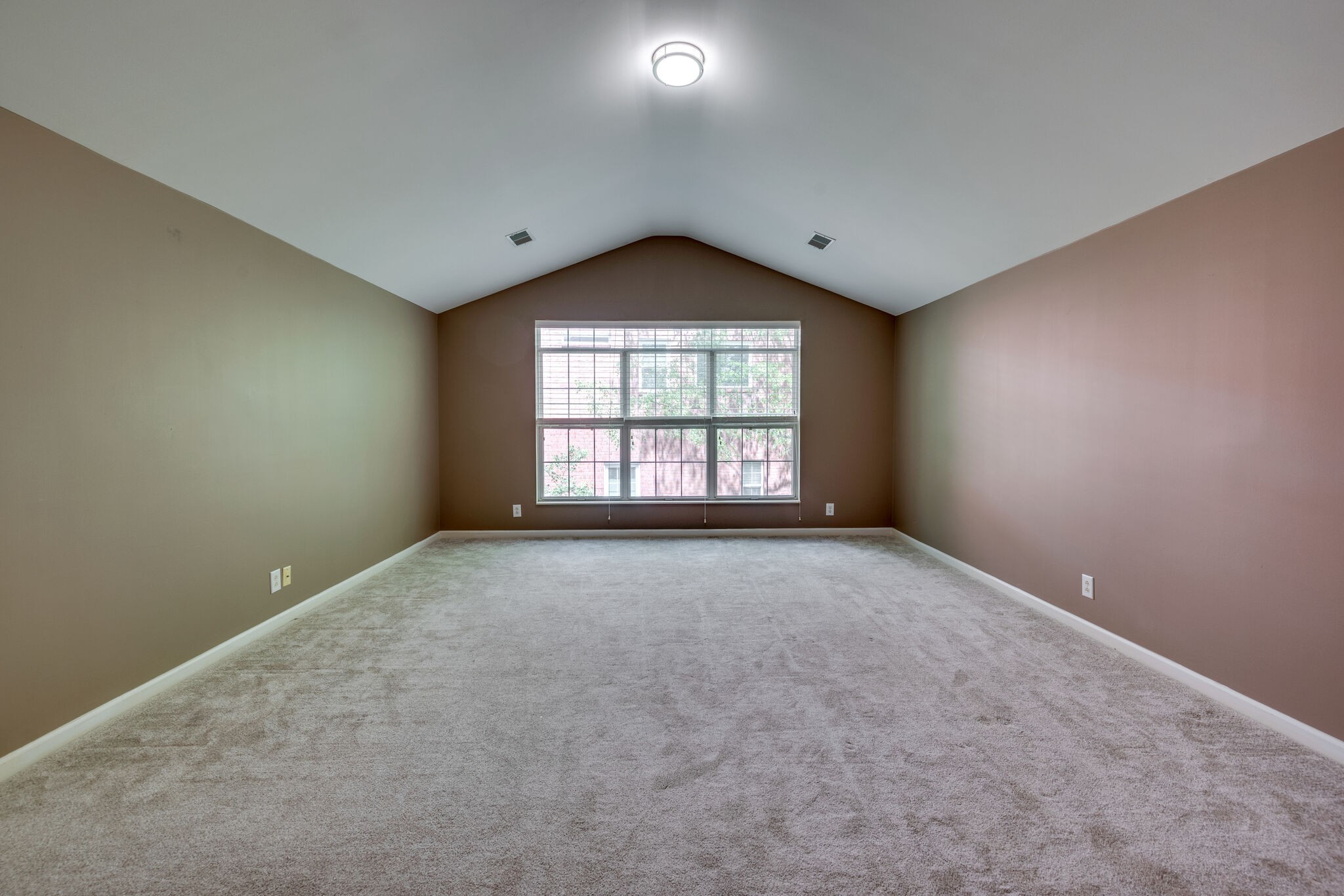 616 Grange Hill Ct