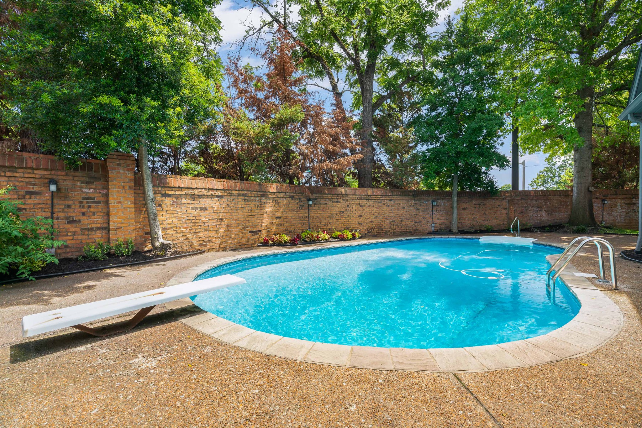 6001 Wellesley Way