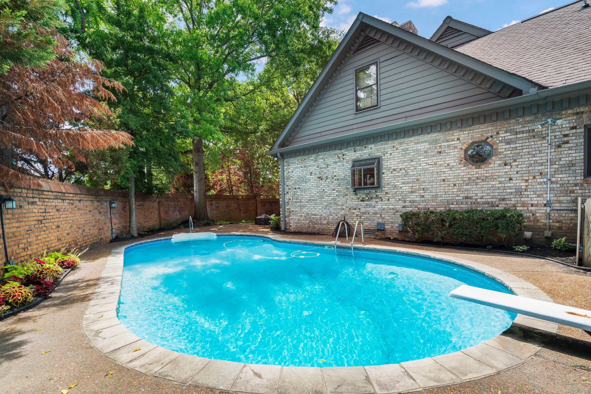 6001 Wellesley Way