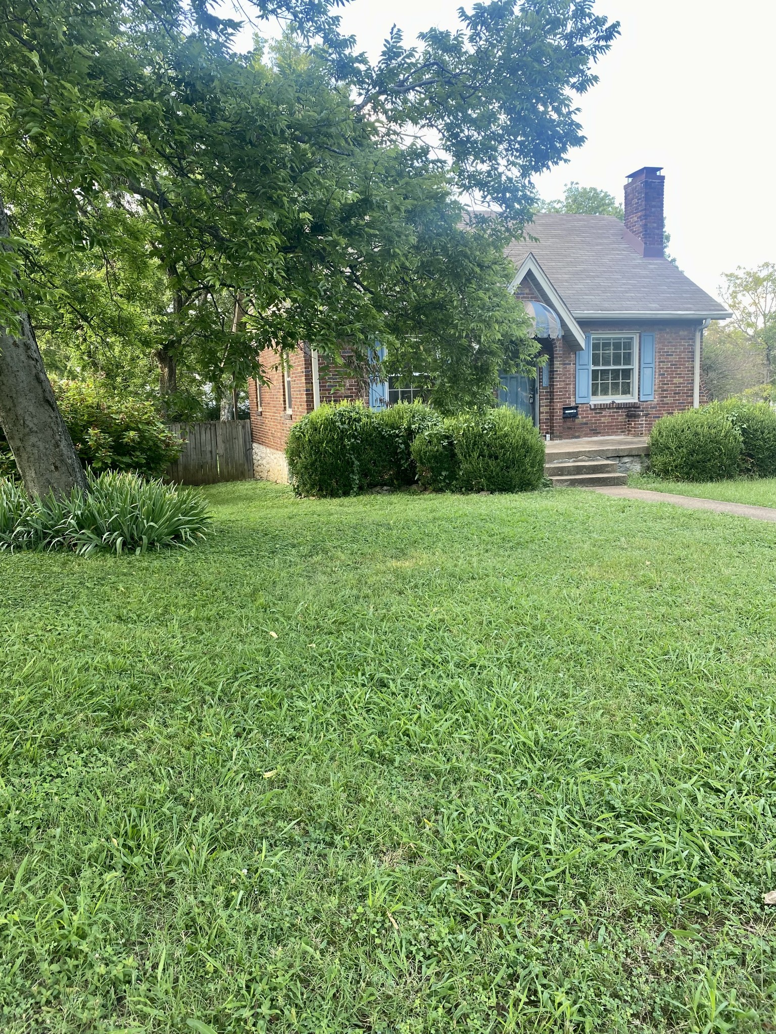 2600 Belcourt Ave