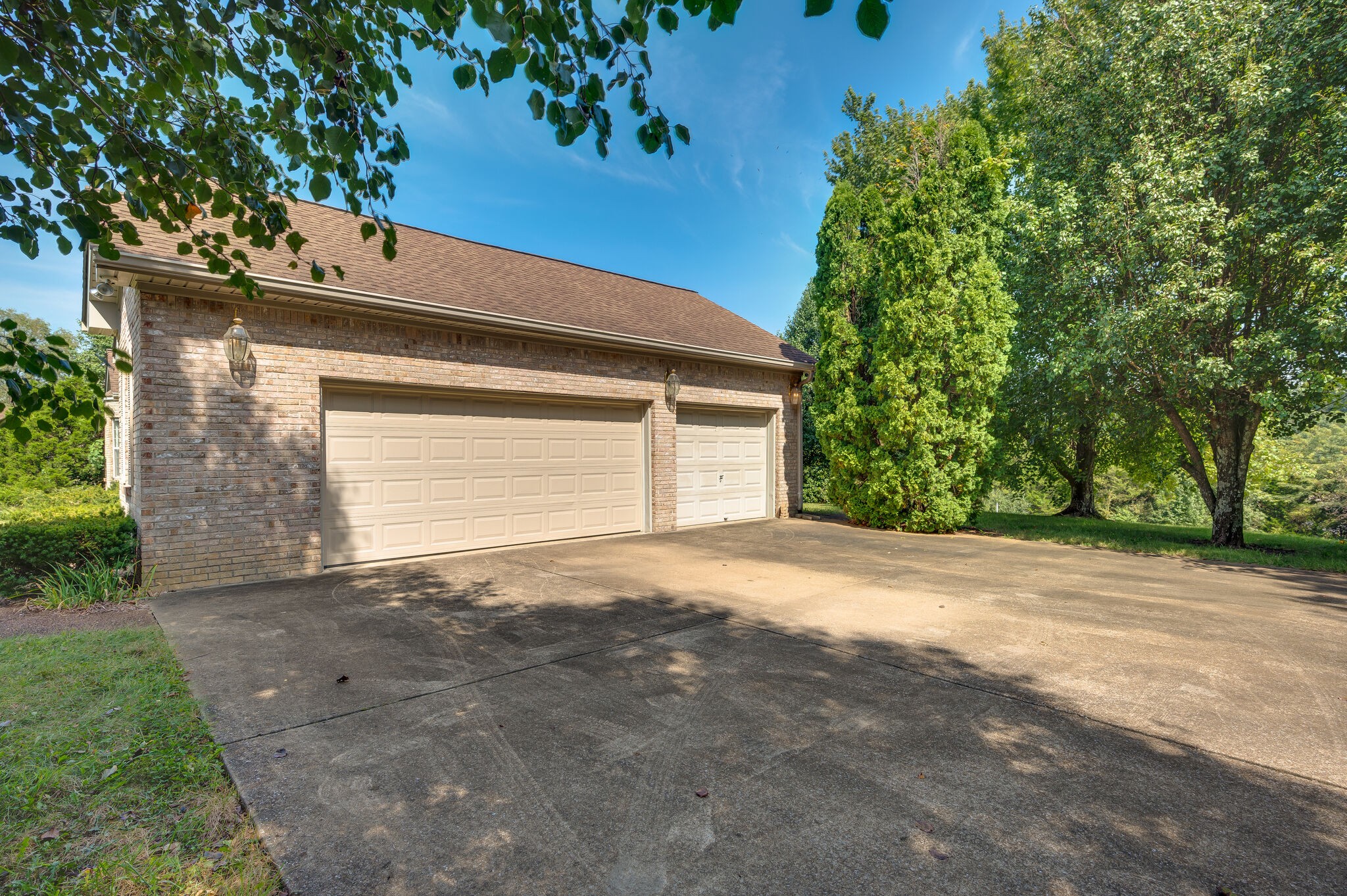 3529 Greystone Dr