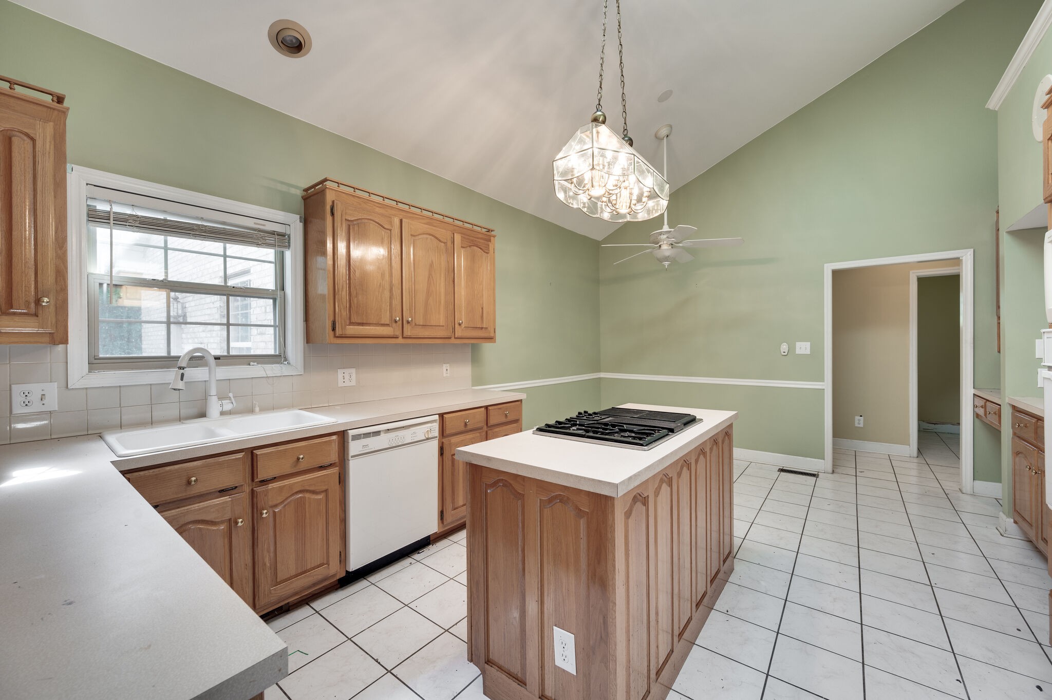 3529 Greystone Dr