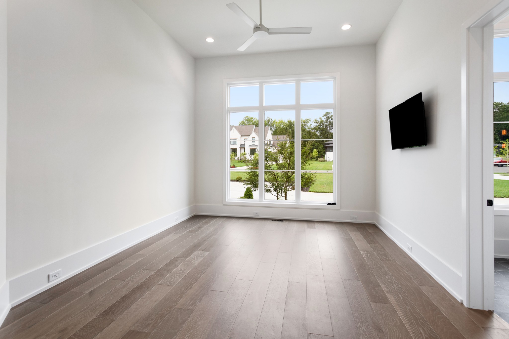 495 Chloe Ct