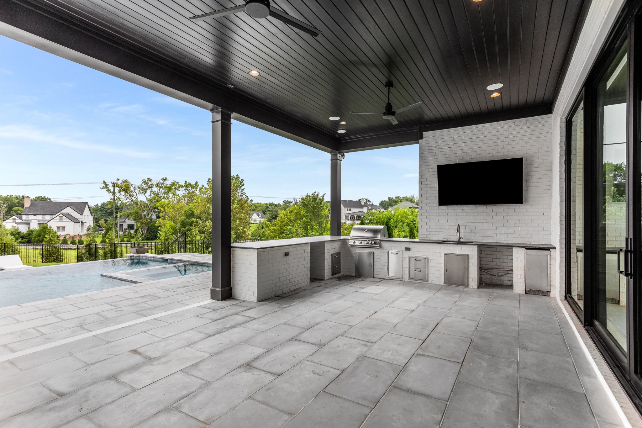 495 Chloe Ct