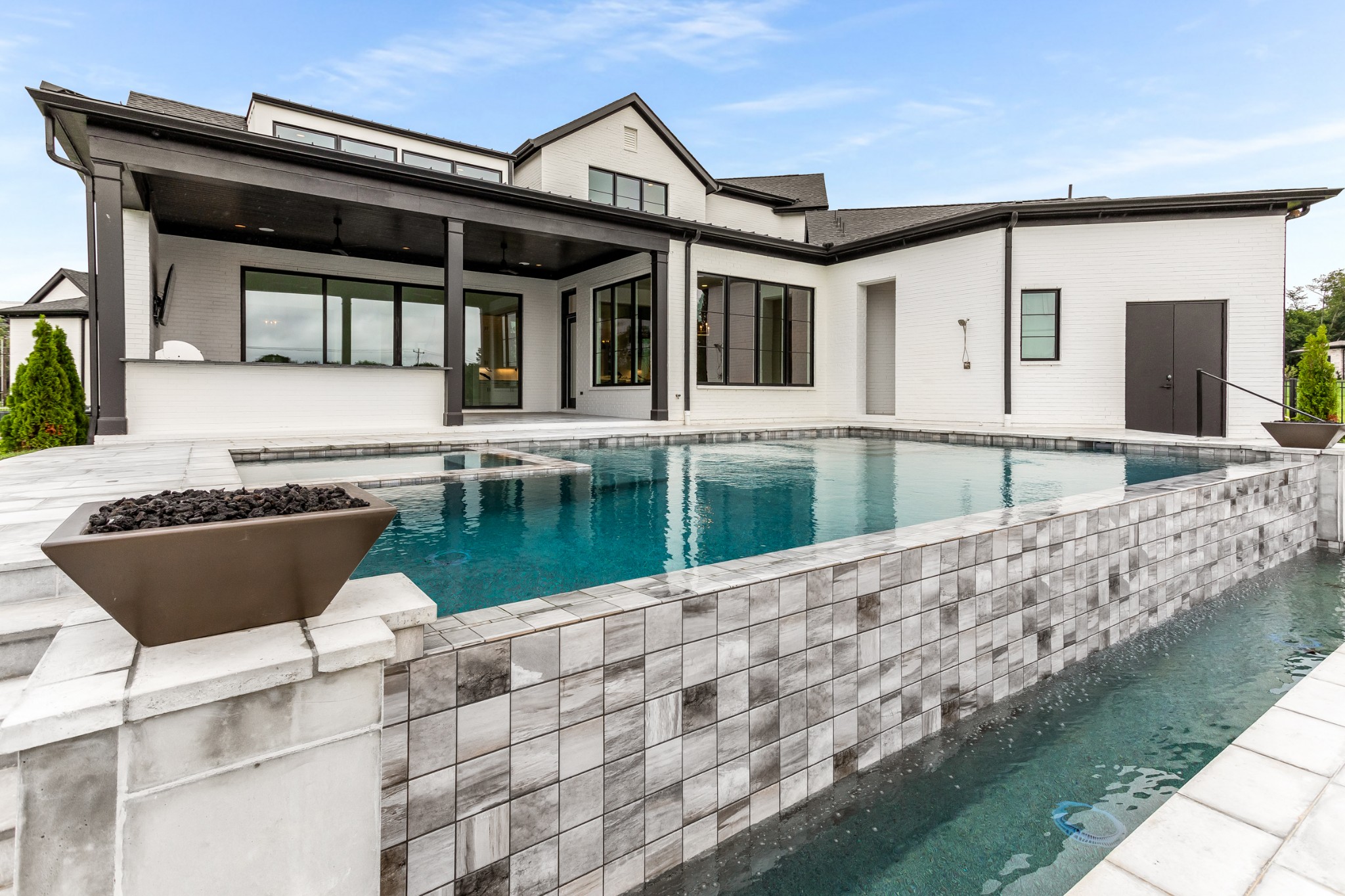 495 Chloe Ct