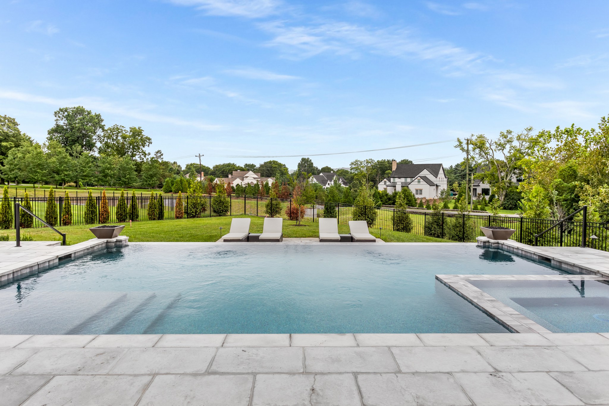 495 Chloe Ct