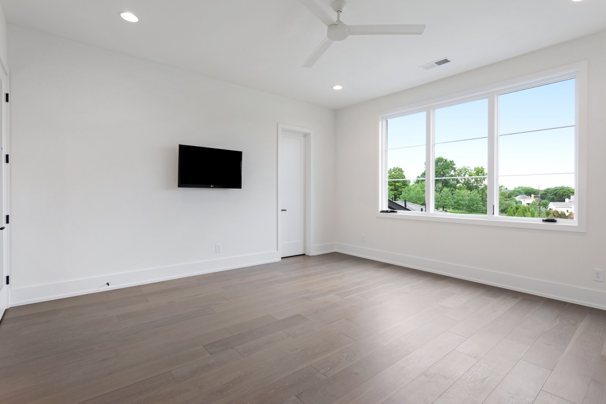 495 Chloe Ct