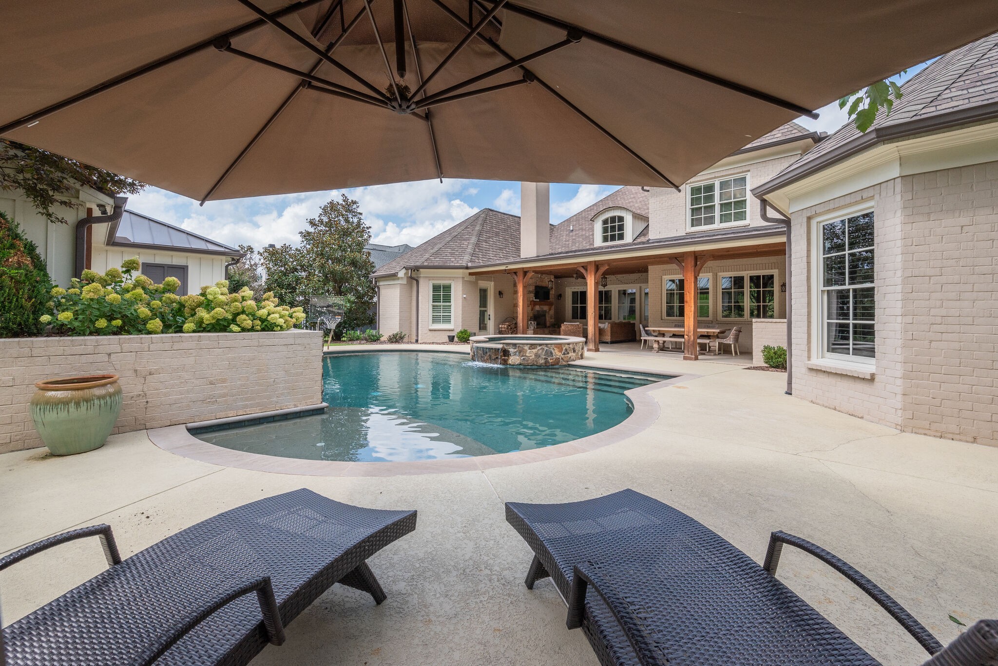 835 Windstone Blvd