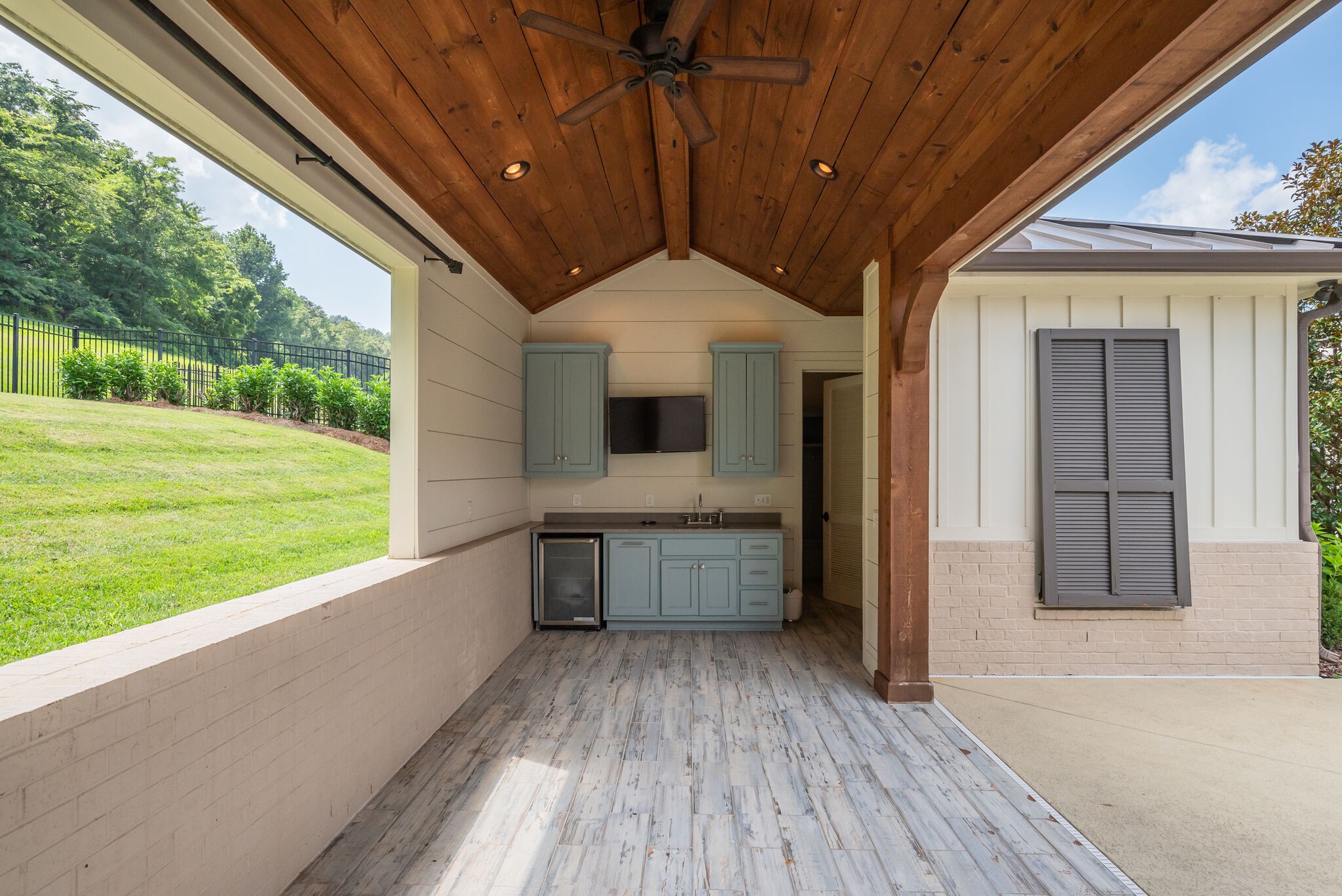 835 Windstone Blvd
