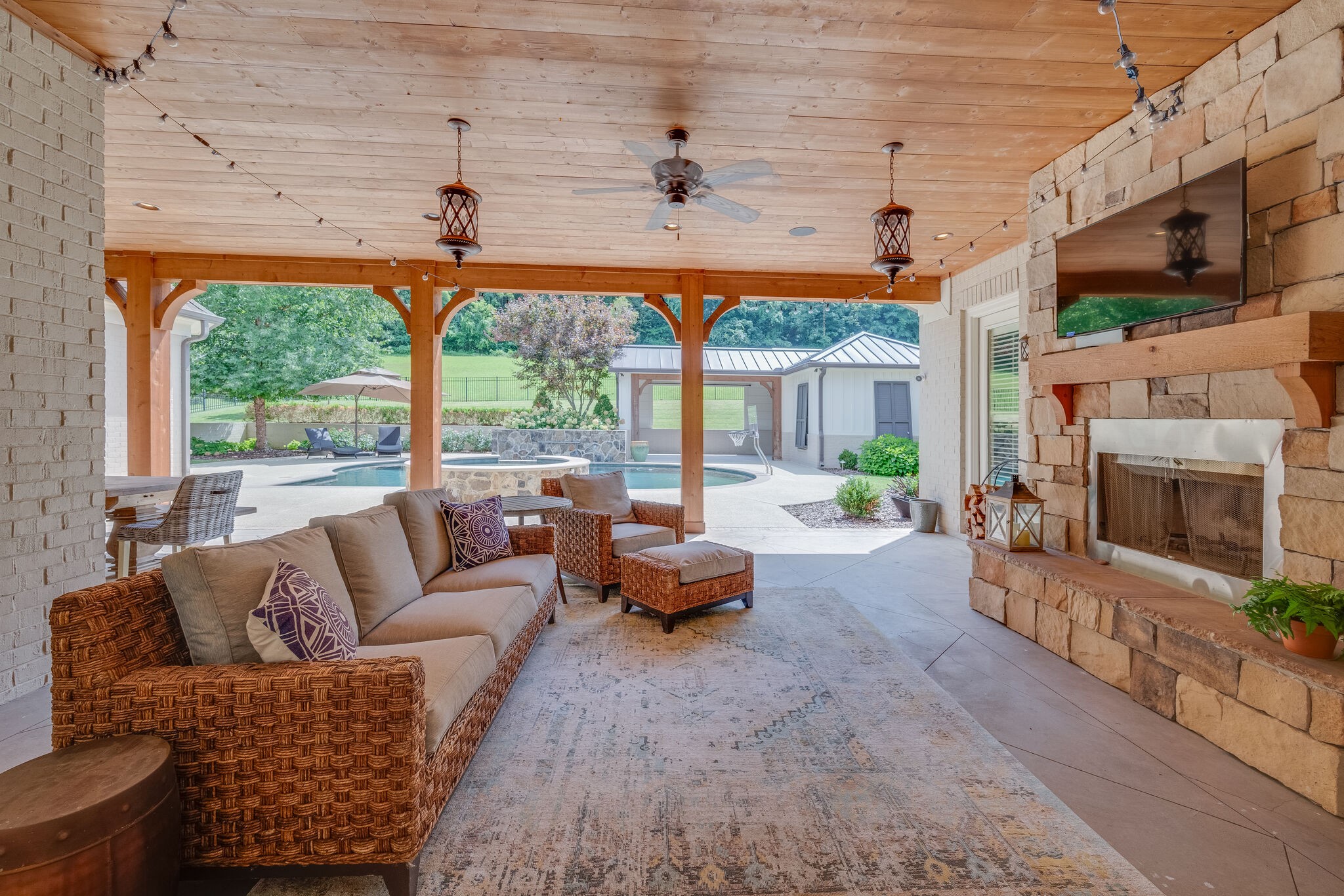 835 Windstone Blvd