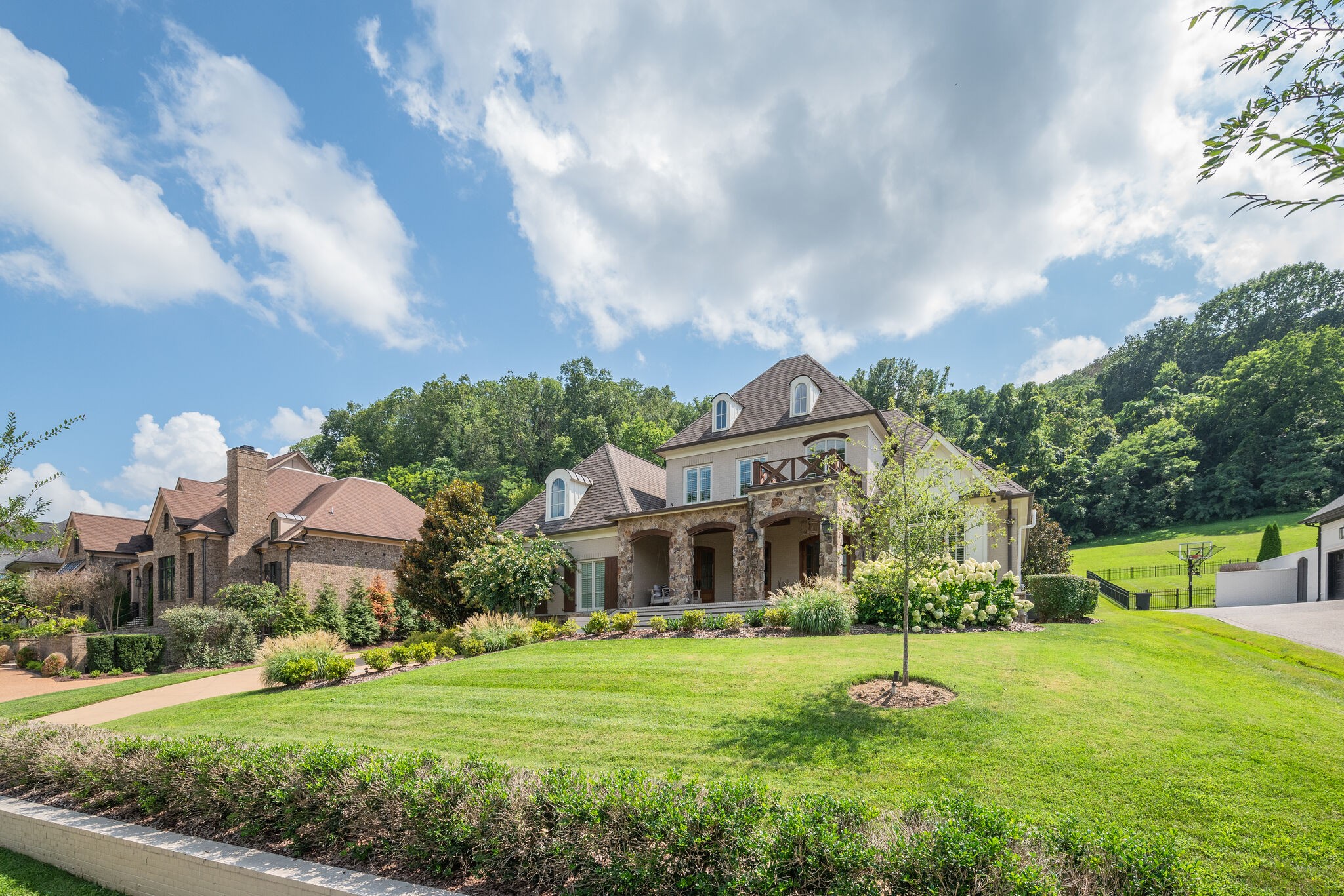 835 Windstone Blvd