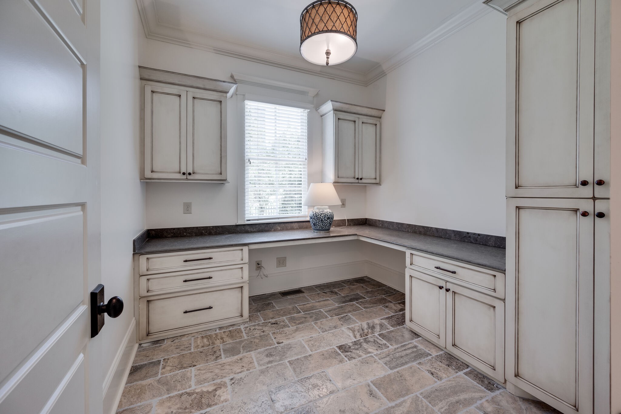 835 Windstone Blvd