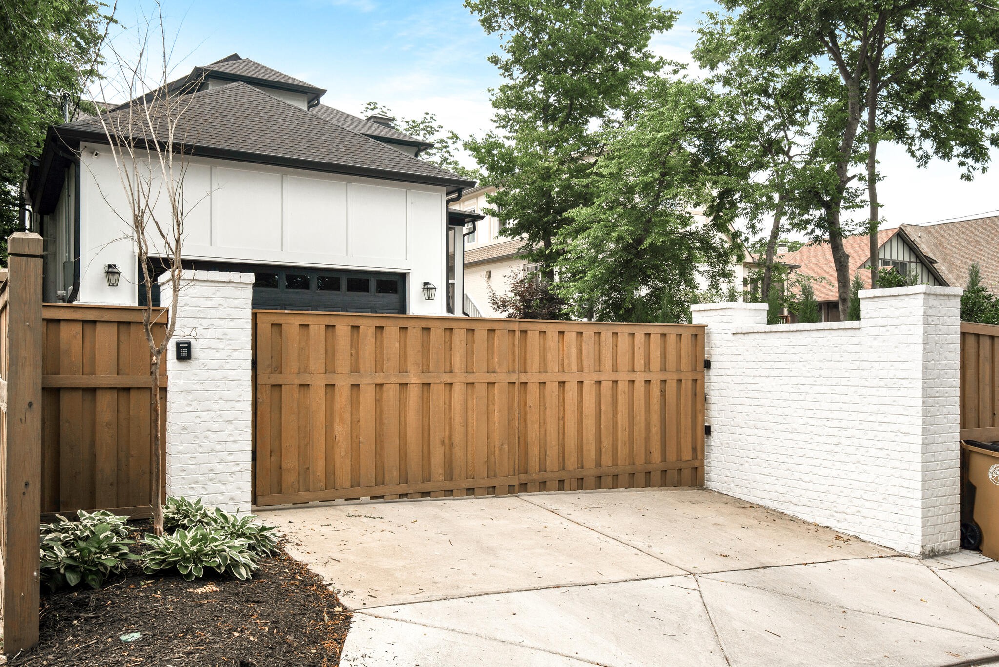 2710 Brightwood Ave