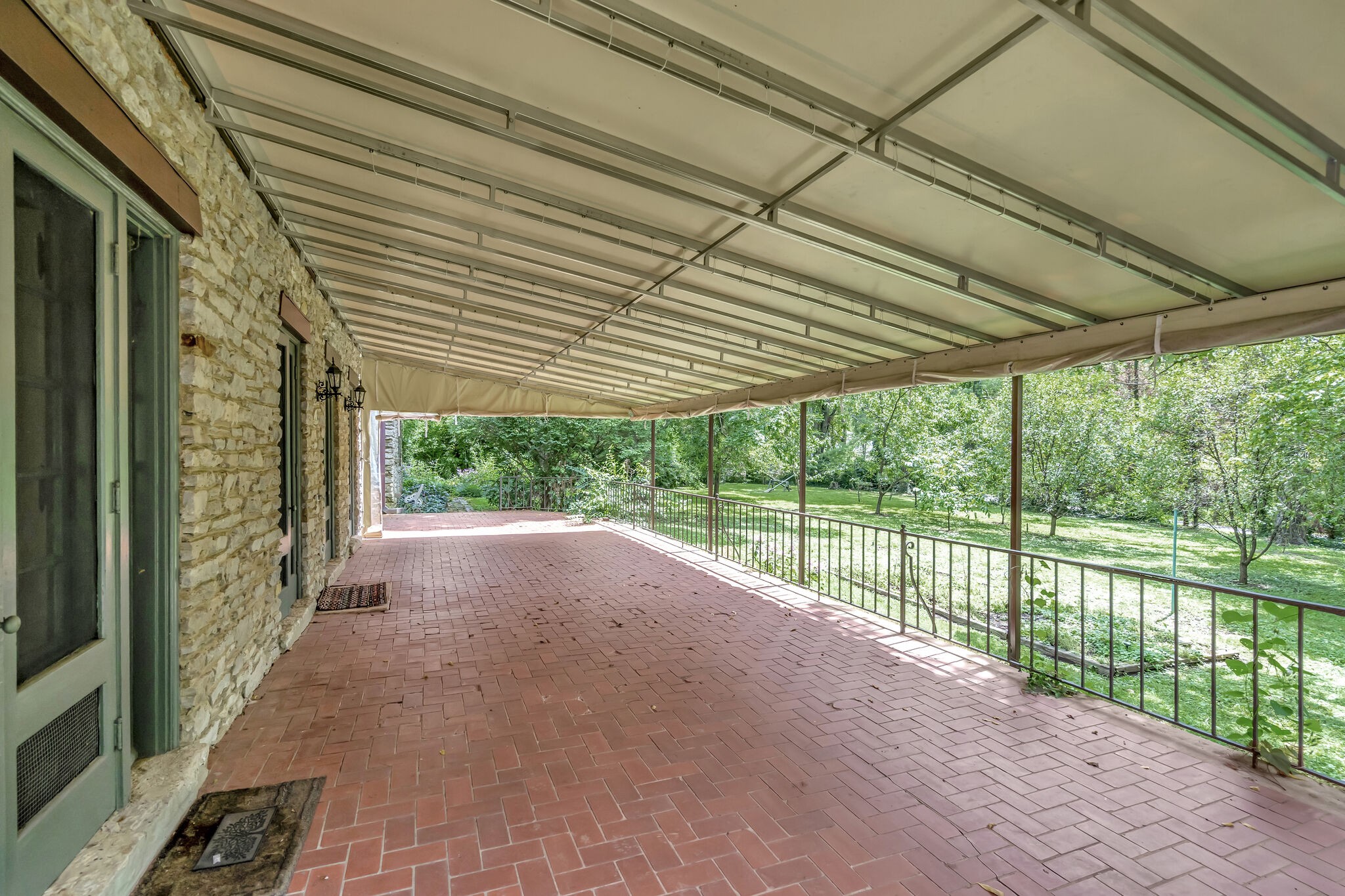 213 Lynnwood Ter