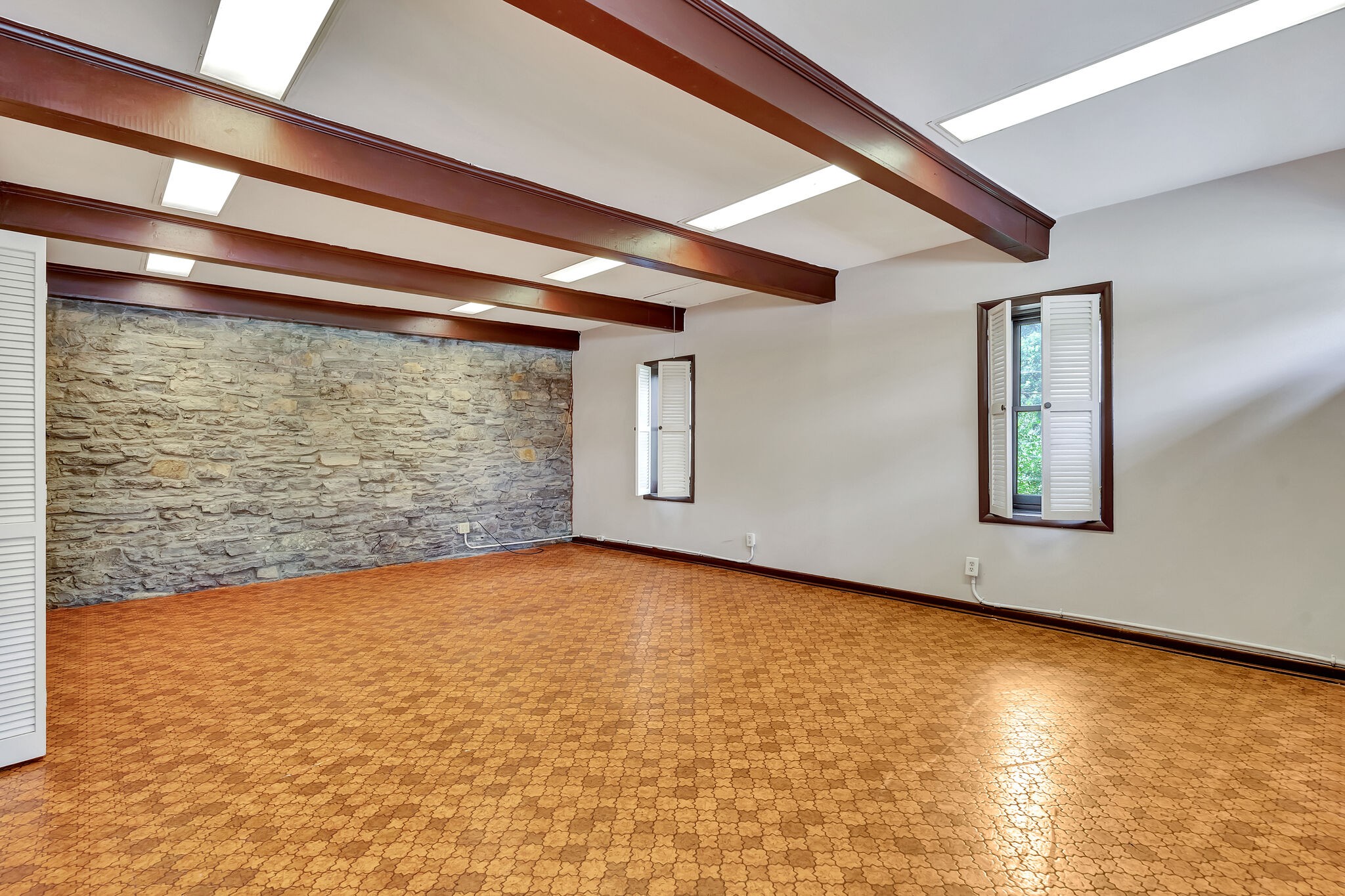 213 Lynnwood Ter