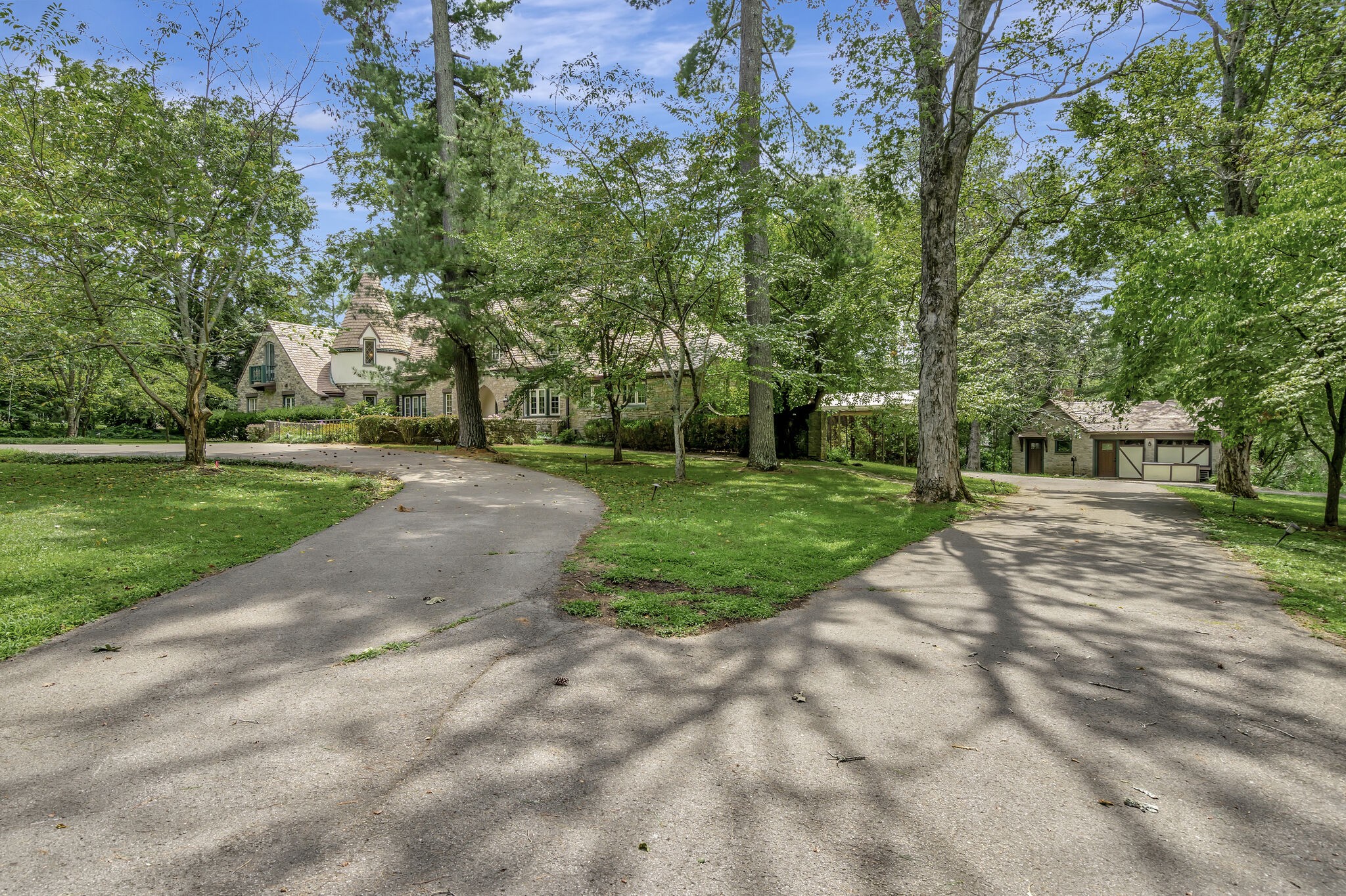 213 Lynnwood Ter