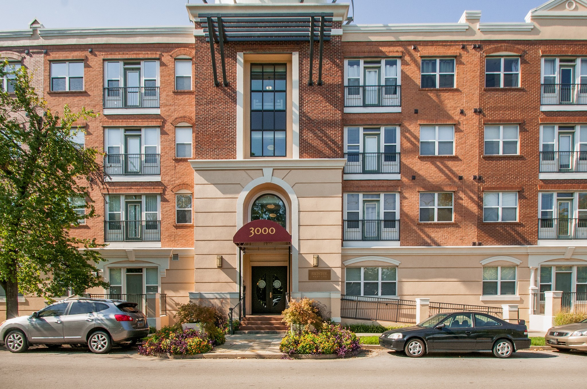 3000 Vanderbilt Pl Unit: 423